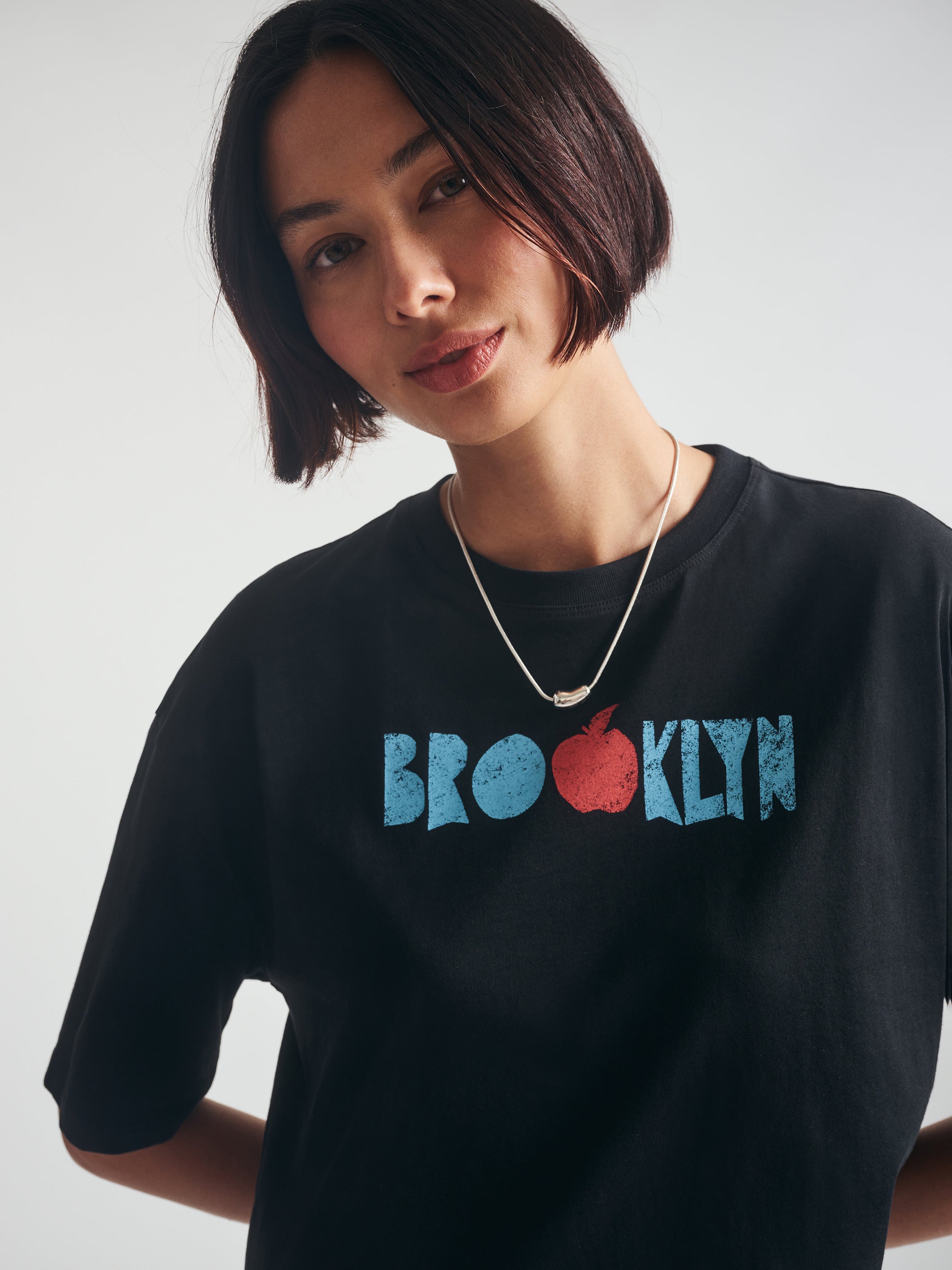Women's Brooklyn Graphic Cropped T-Shirt in Black - BROOKLYN INDUSTRIES