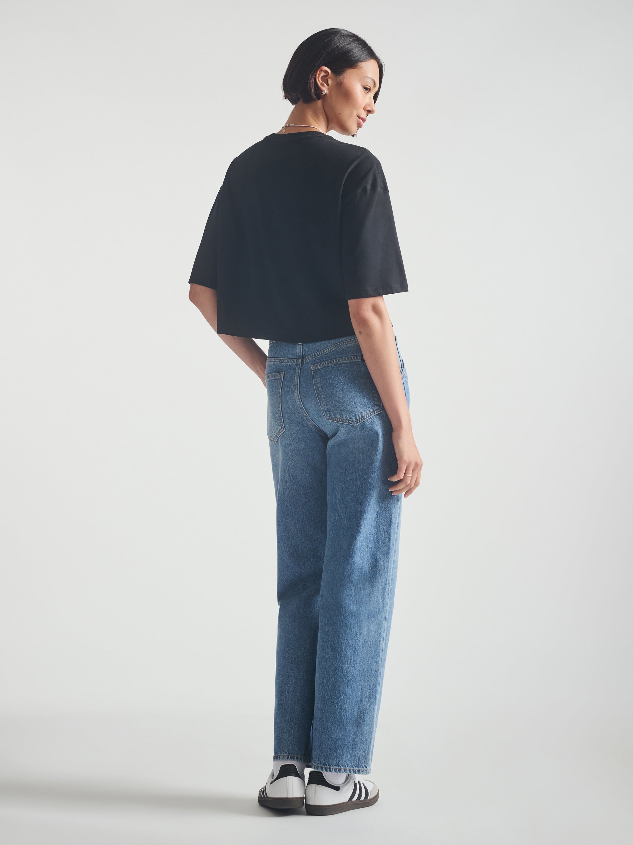 Women's Brooklyn Graphic Cropped T-Shirt in Black - BROOKLYN INDUSTRIES