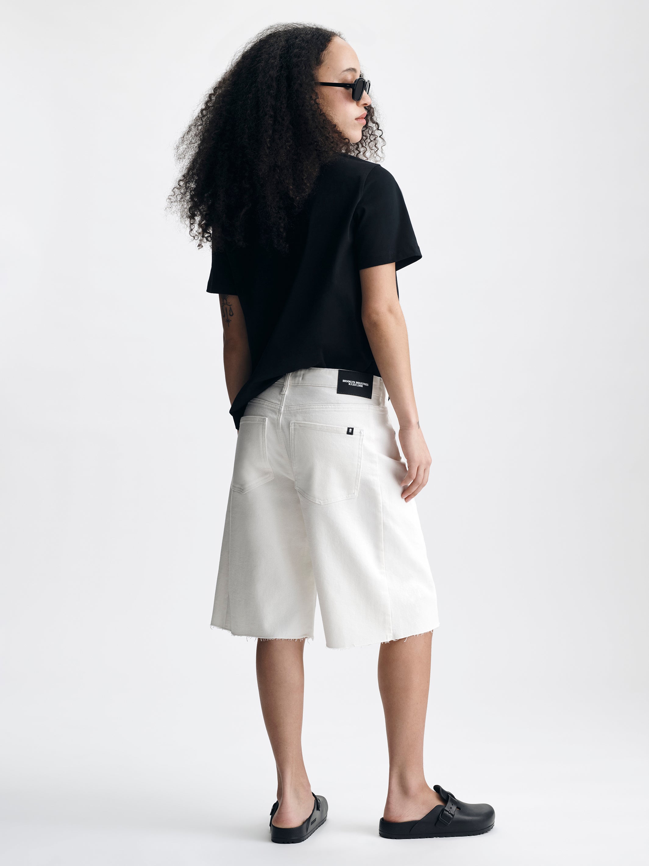 Women's Barrel Shorts in Off White Everyday Denim - BROOKLYN INDUSTRIES