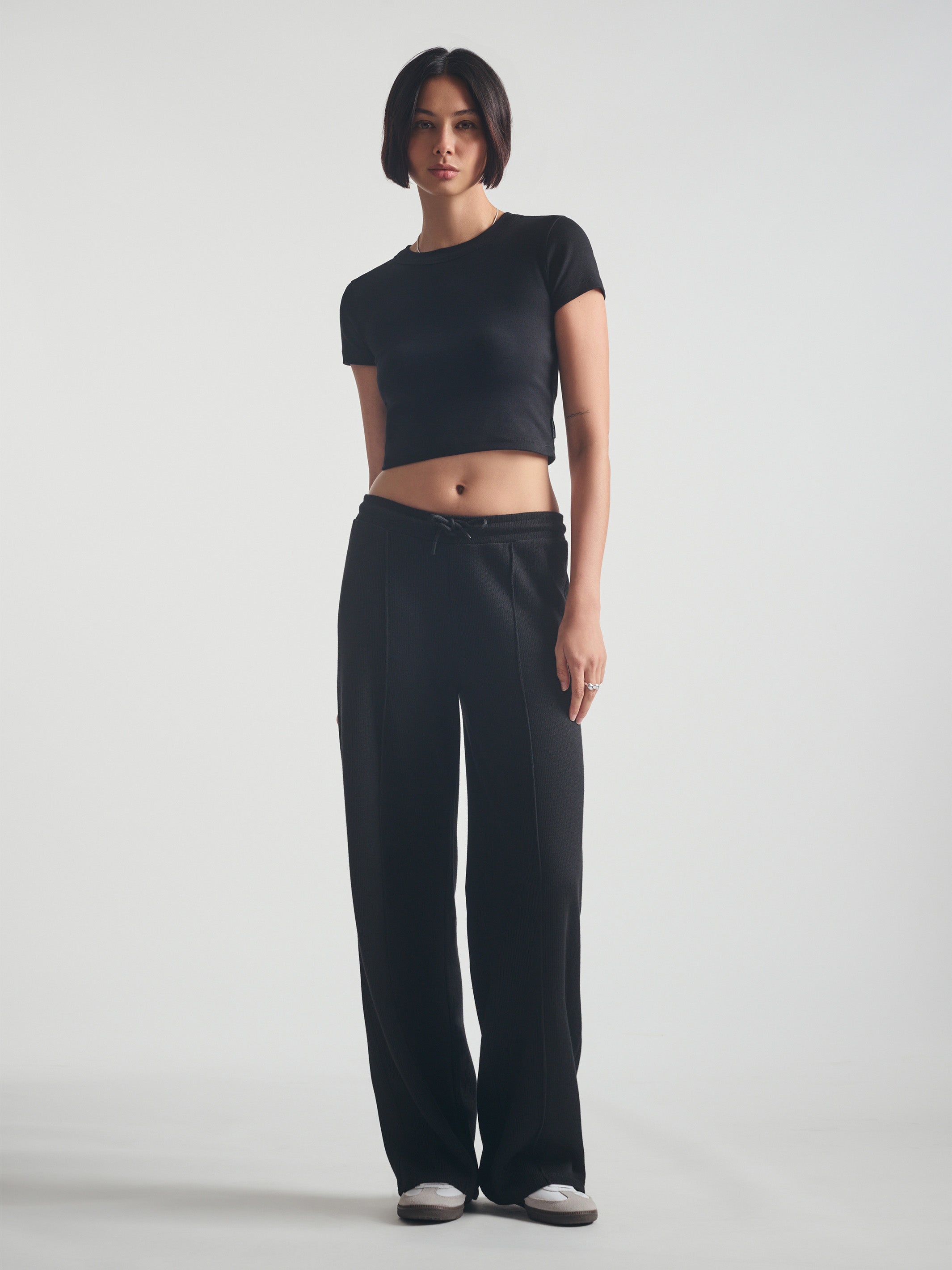 Women's Straight Leg Sweatpants in Black - BROOKLYN INDUSTRIES