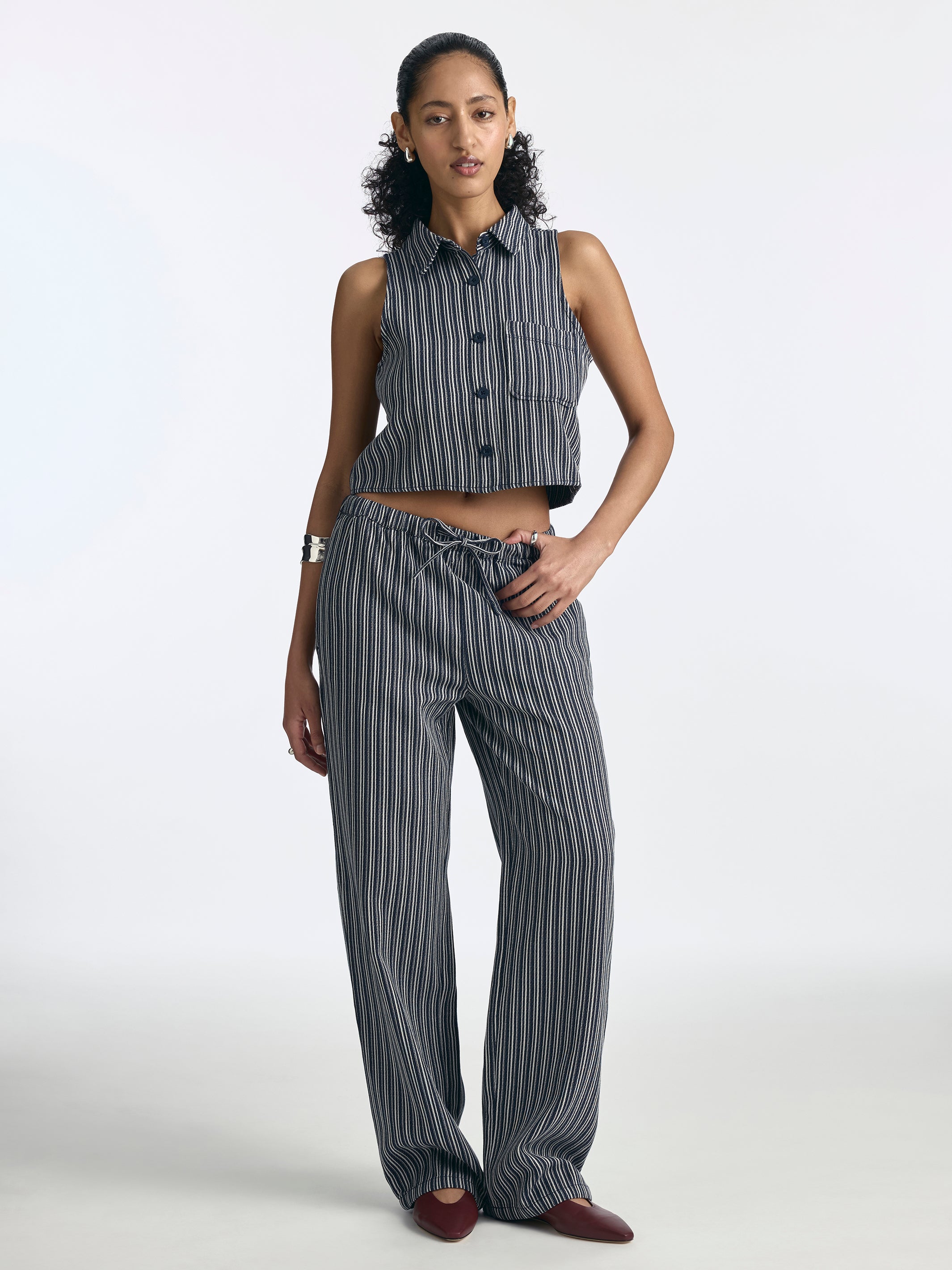 Women's Sleeveless Striped Shirt in Indigo Stripe - BROOKLYN INDUSTRIES