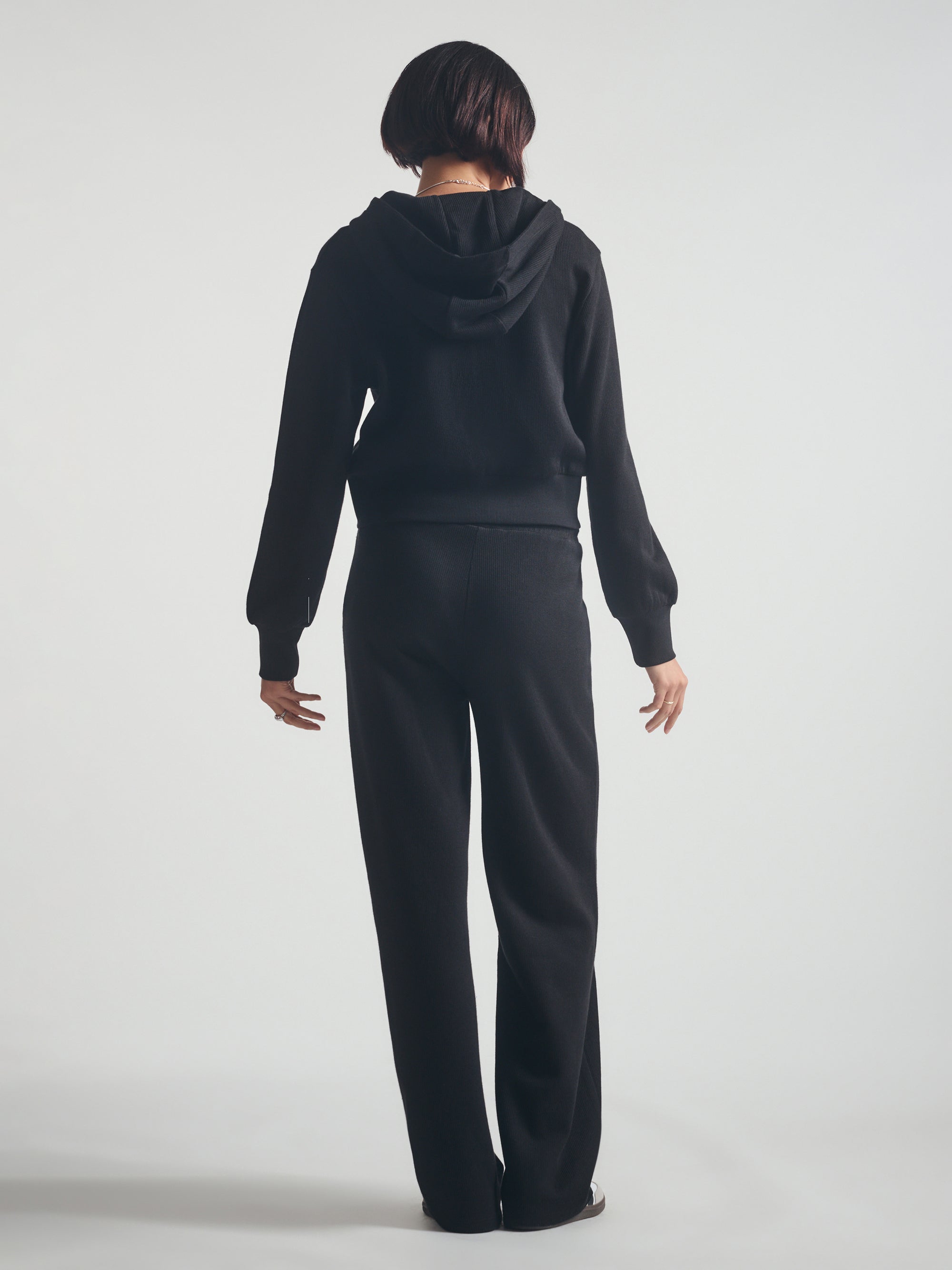 Women's Cropped Zip-Up Hoodie in Black - BROOKLYN INDUSTRIES