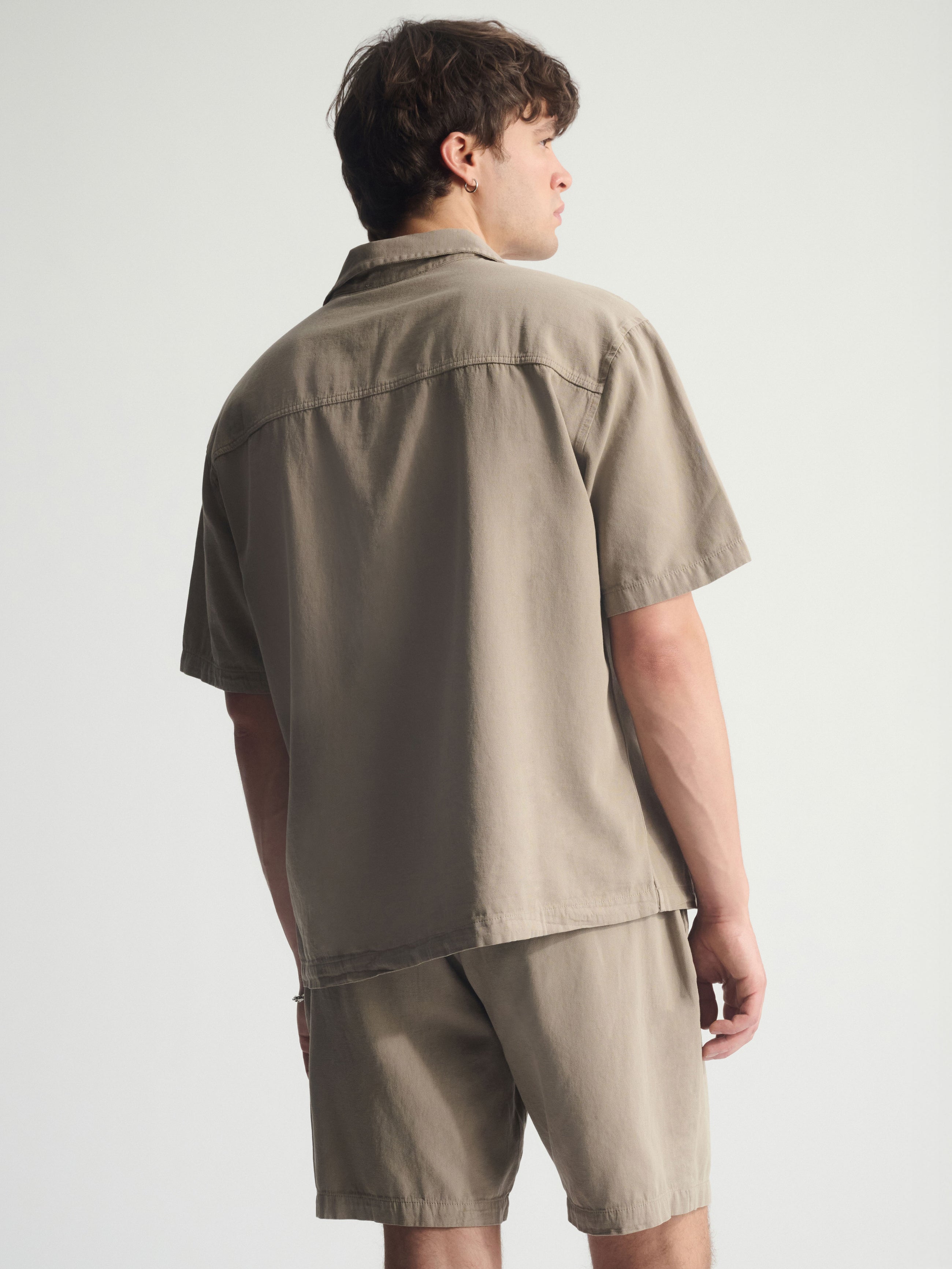 Men's Linen-Blend Short Sleeve Shirt In Winter Twig - BROOKLYN INDUSTRIES