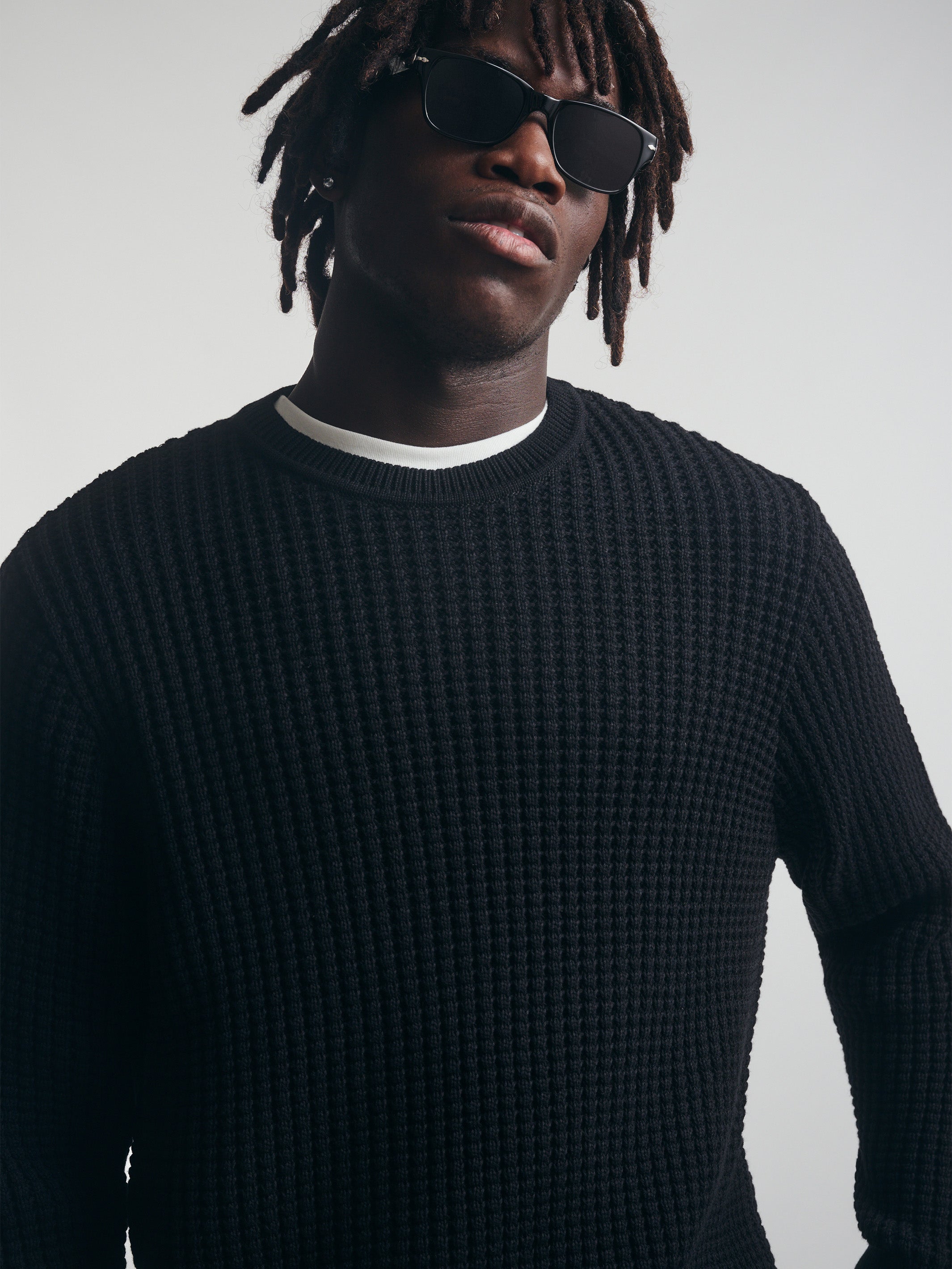 Men's Crew Neck Sweater in Black - BROOKLYN INDUSTRIES