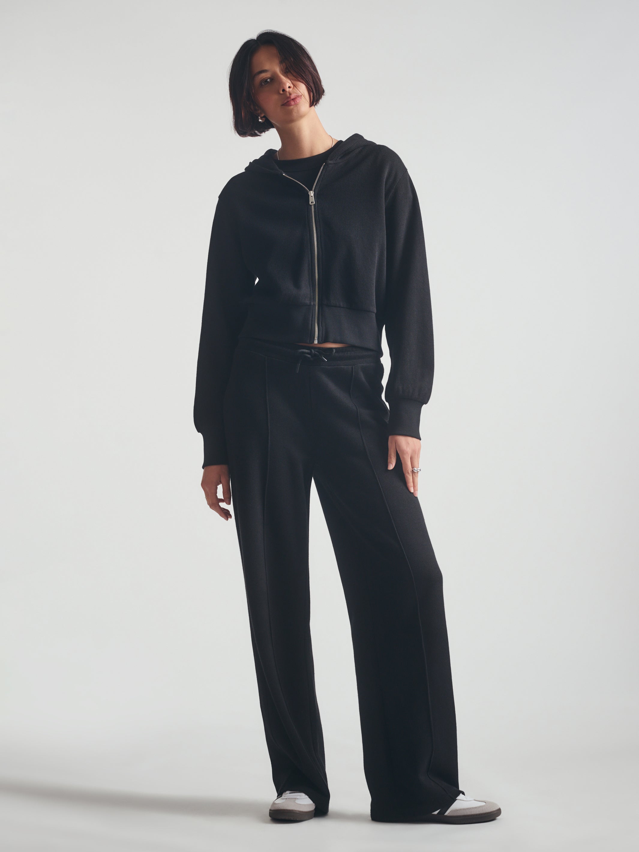 Women's Cropped Zip-Up Hoodie in Black - BROOKLYN INDUSTRIES