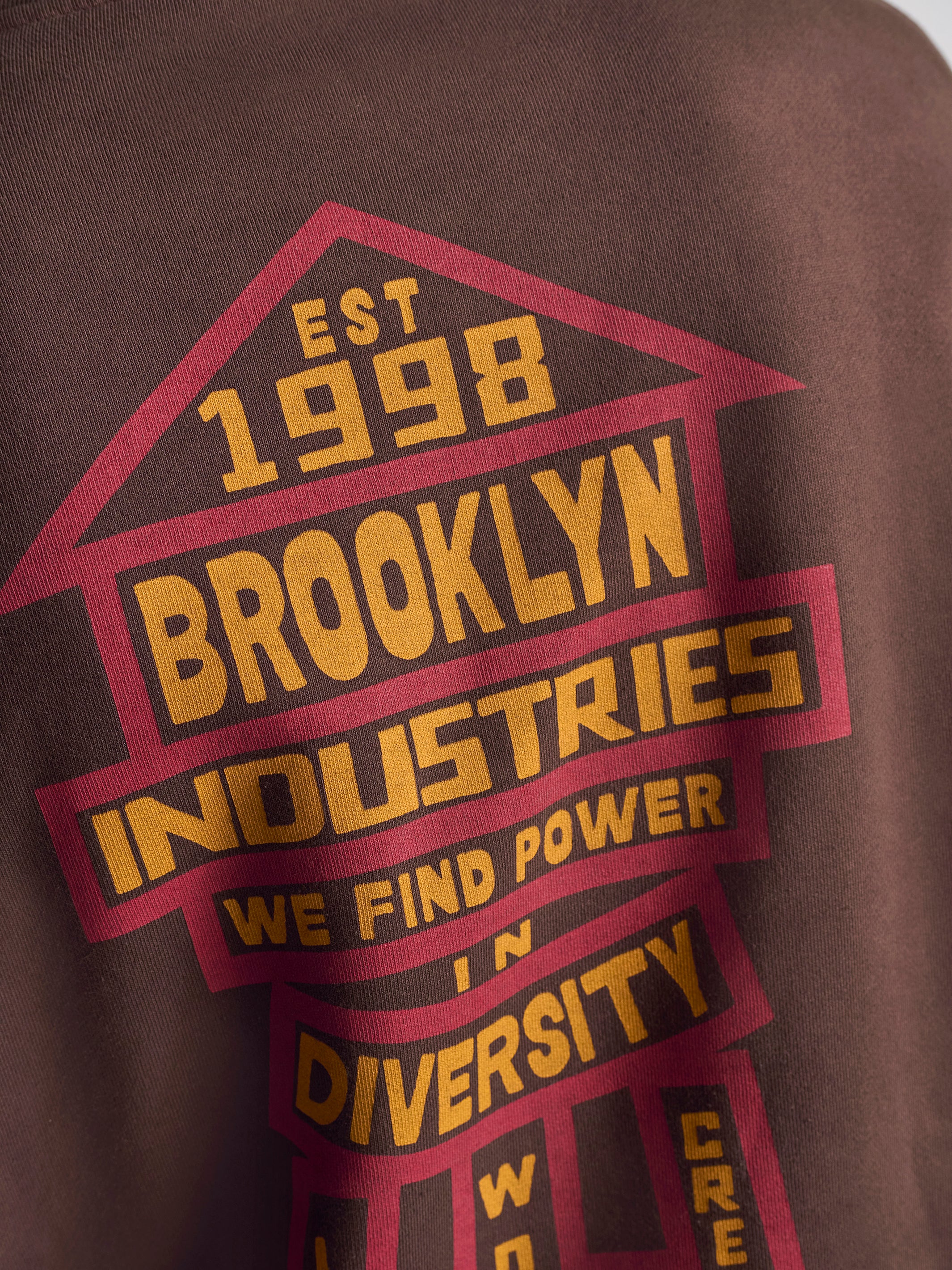 Men's Brooklyn Vintage Crew Neck Sweatshirt In Coffee Bean - BROOKLYN INDUSTRIES