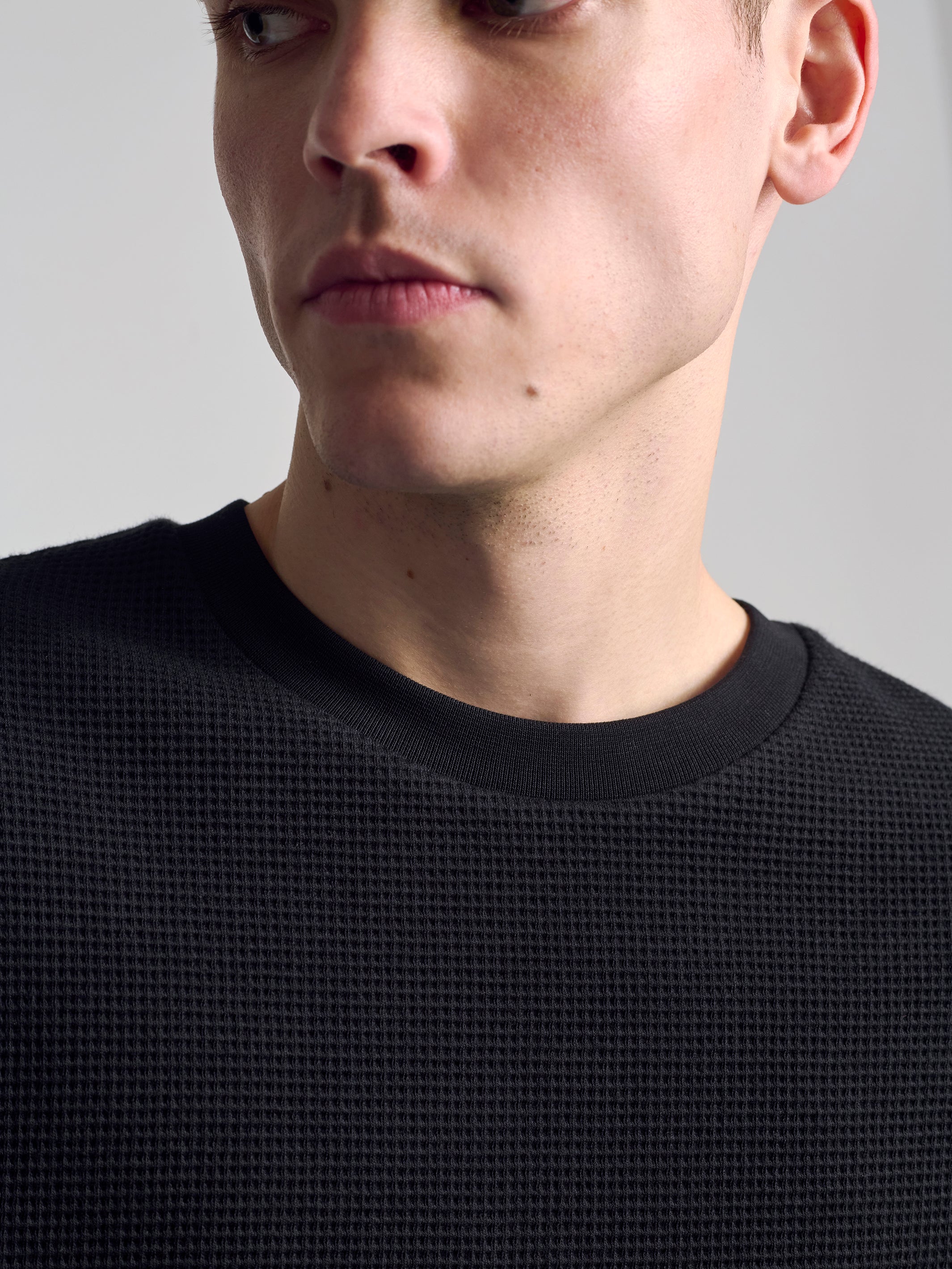 Men's Waffle Crew Neck Sweatshirt In Black - BROOKLYN INDUSTRIES