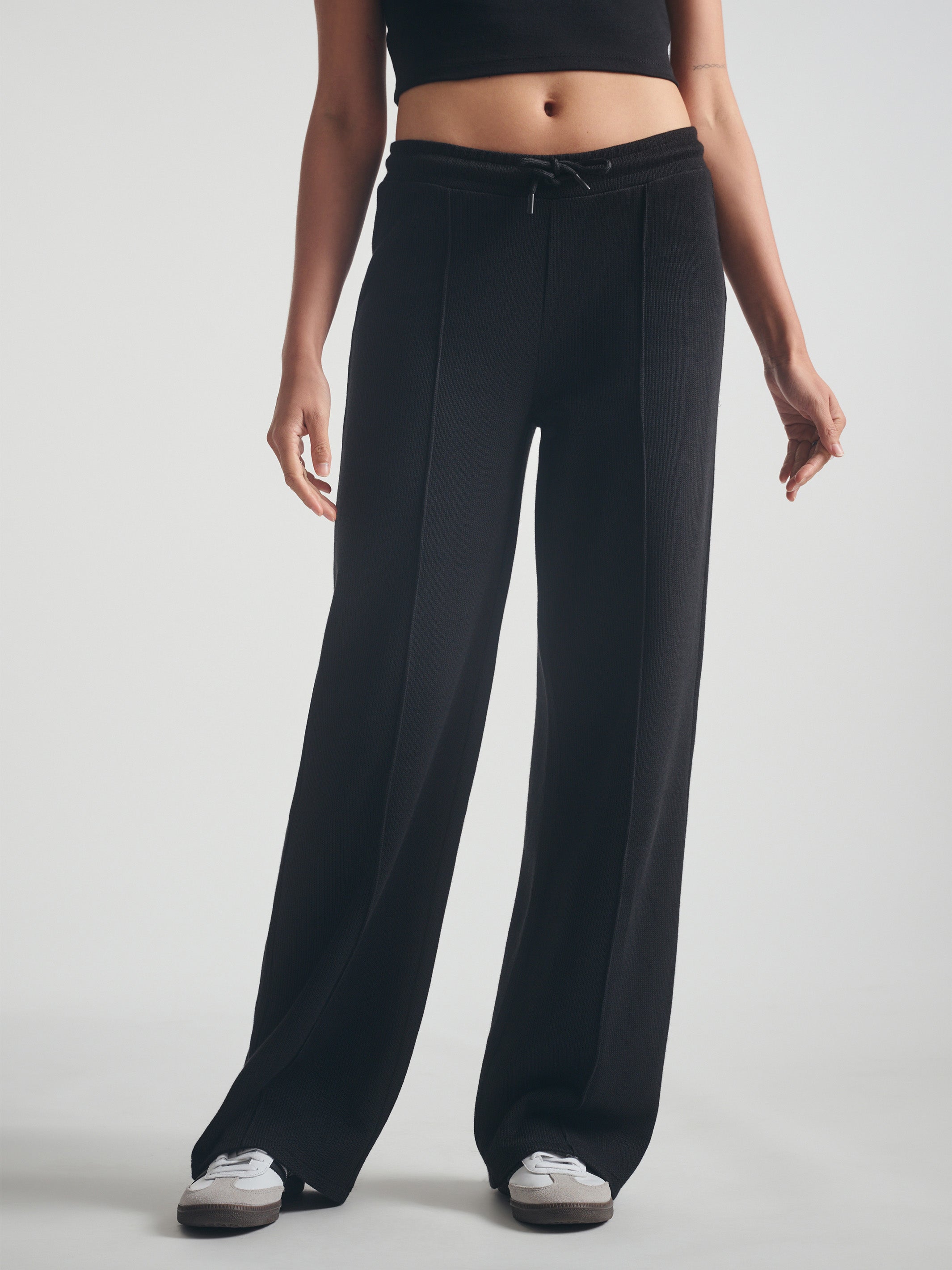 Women's Straight Leg Sweatpants in Black - BROOKLYN INDUSTRIES