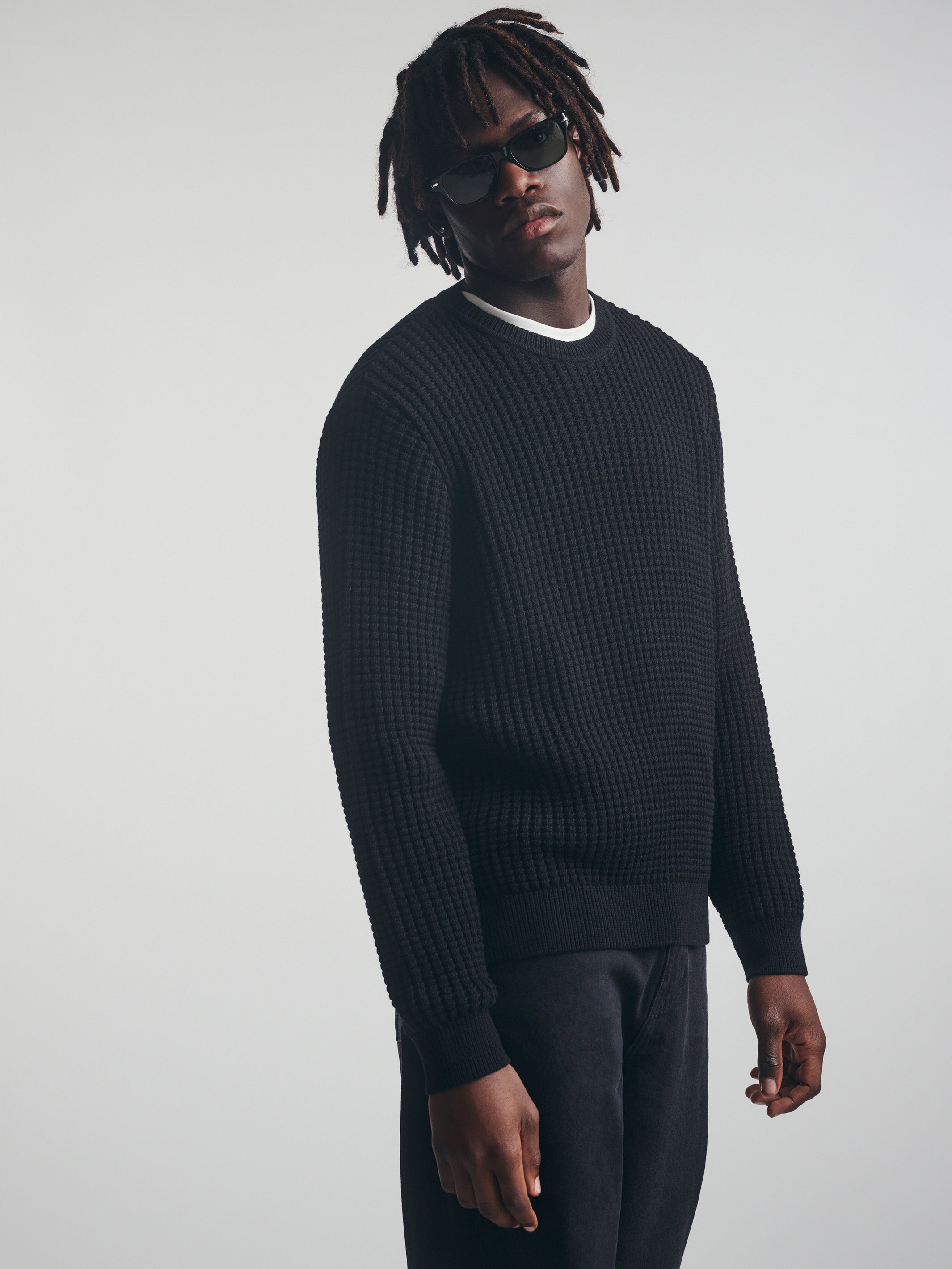 Men's Crew Neck Sweater in Black - BROOKLYN INDUSTRIES