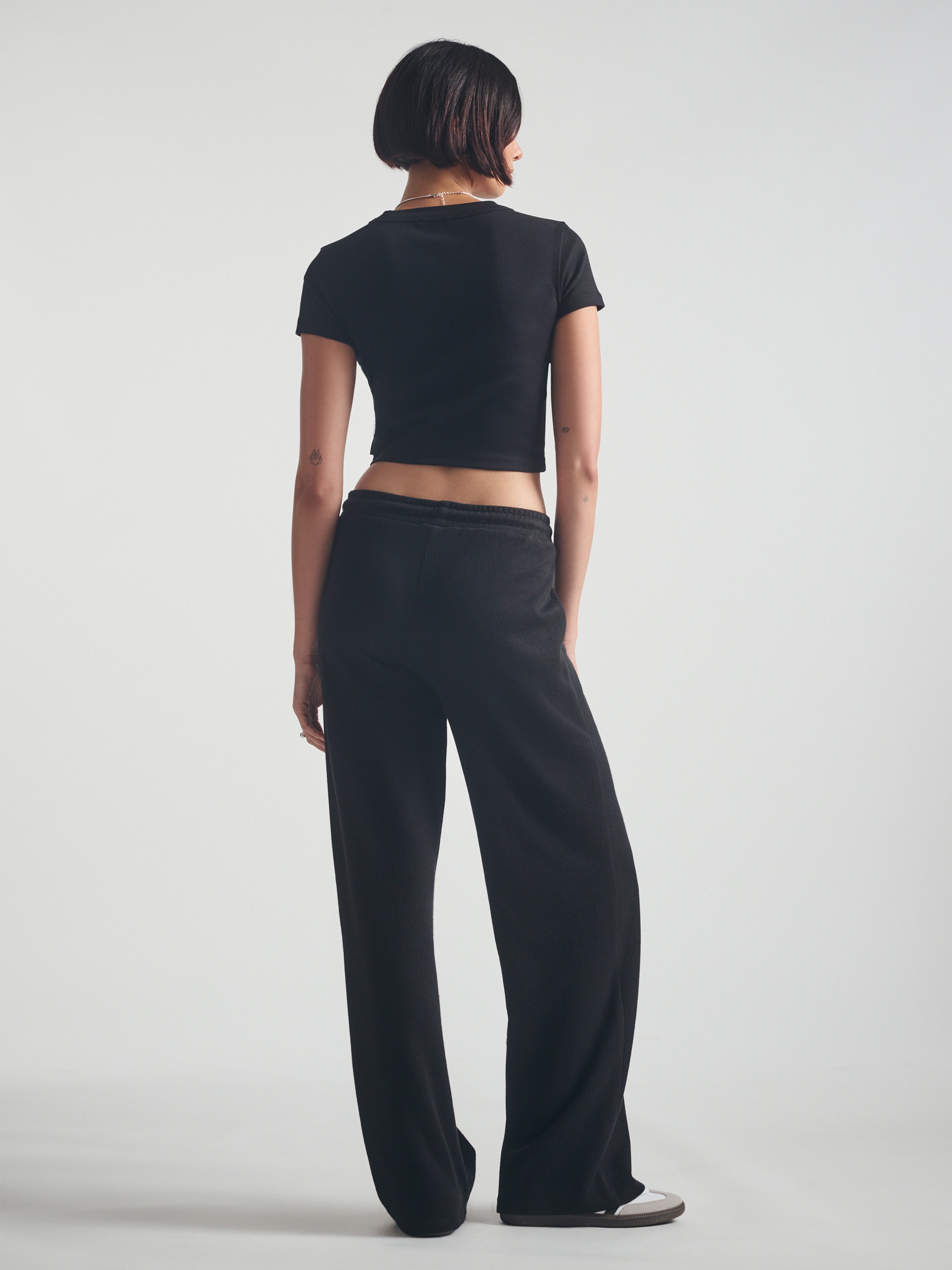 Women's Straight Leg Sweatpants in Black - BROOKLYN INDUSTRIES