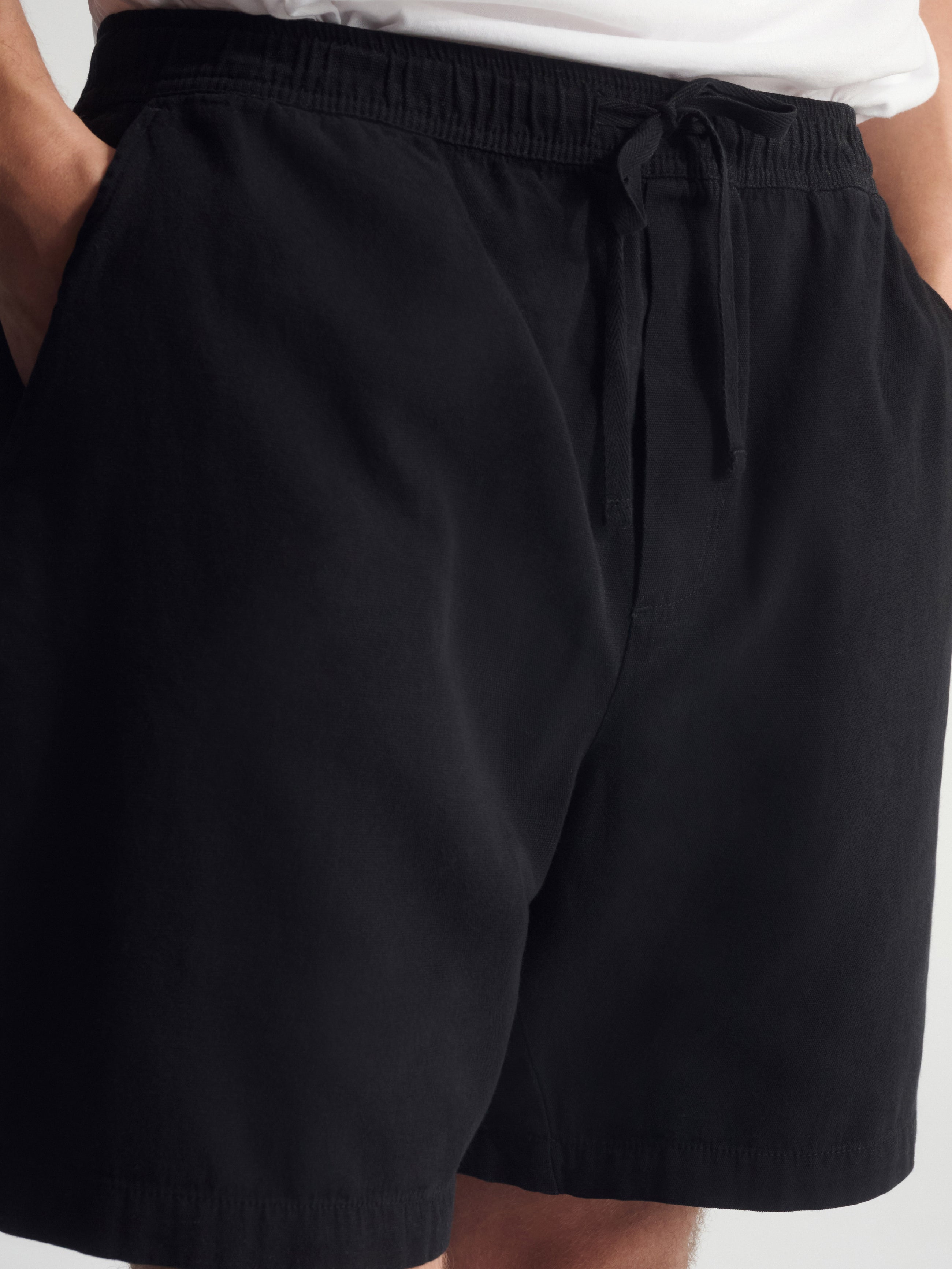 Men's Linen Blend Shorts In Black - BROOKLYN INDUSTRIES