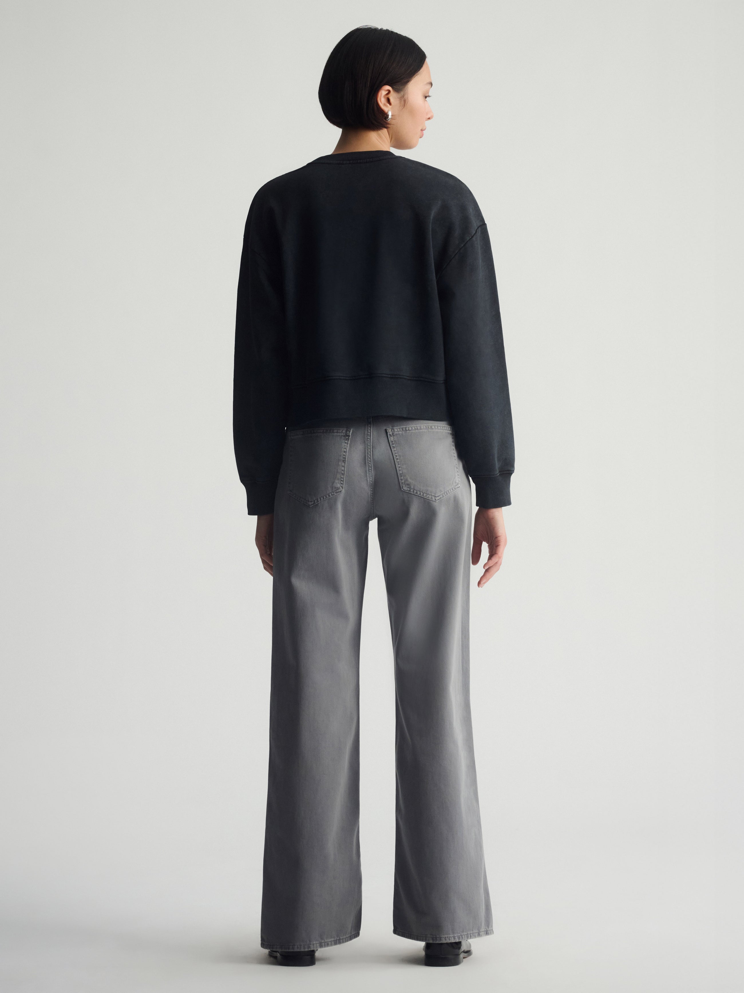 Women's Brooklyn Logo Crop Sweatshirt In Black - BROOKLYN INDUSTRIES