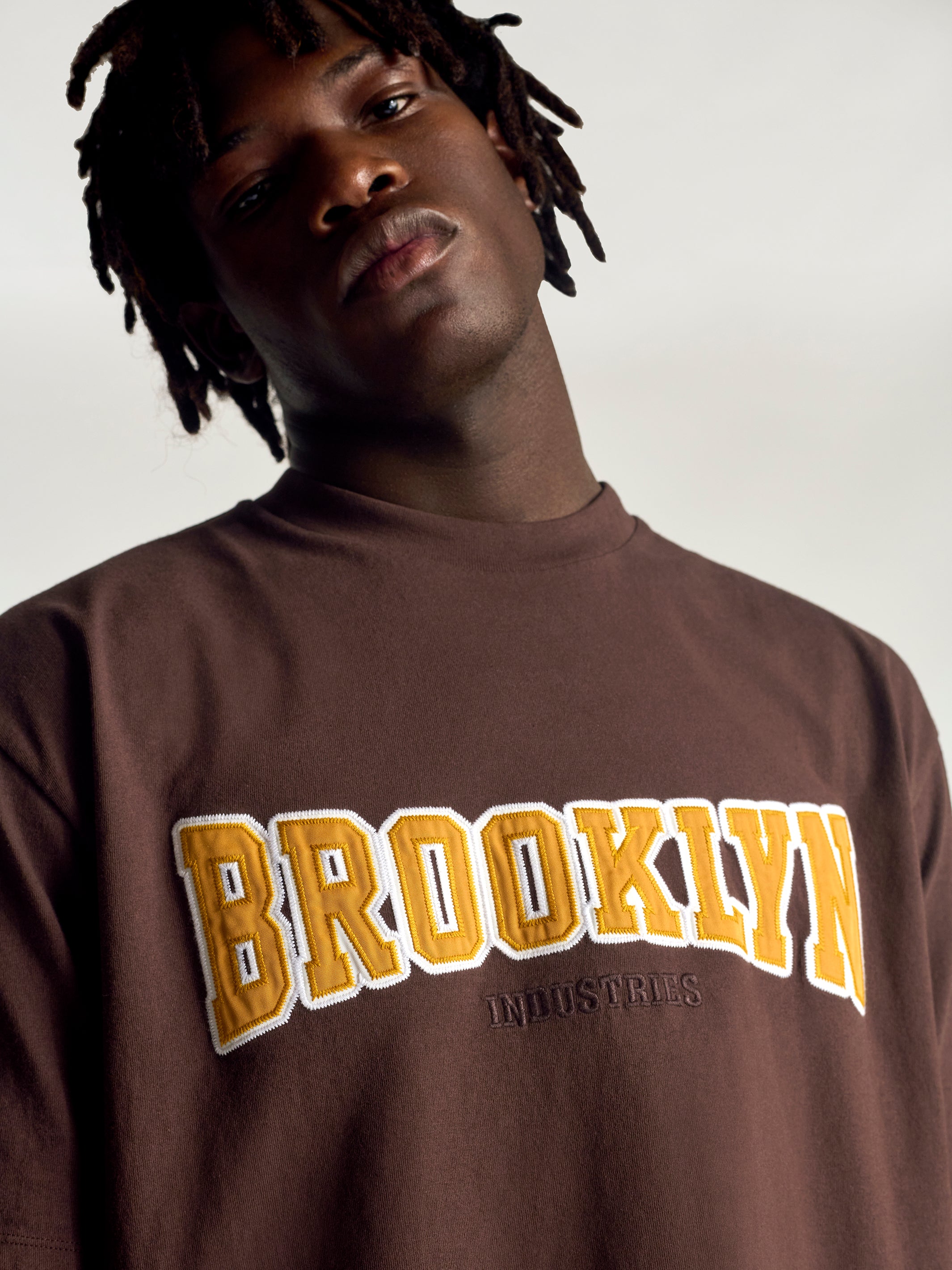 Men's Brooklyn Campus T-Shirt In Coffee Bean - BROOKLYN INDUSTRIES