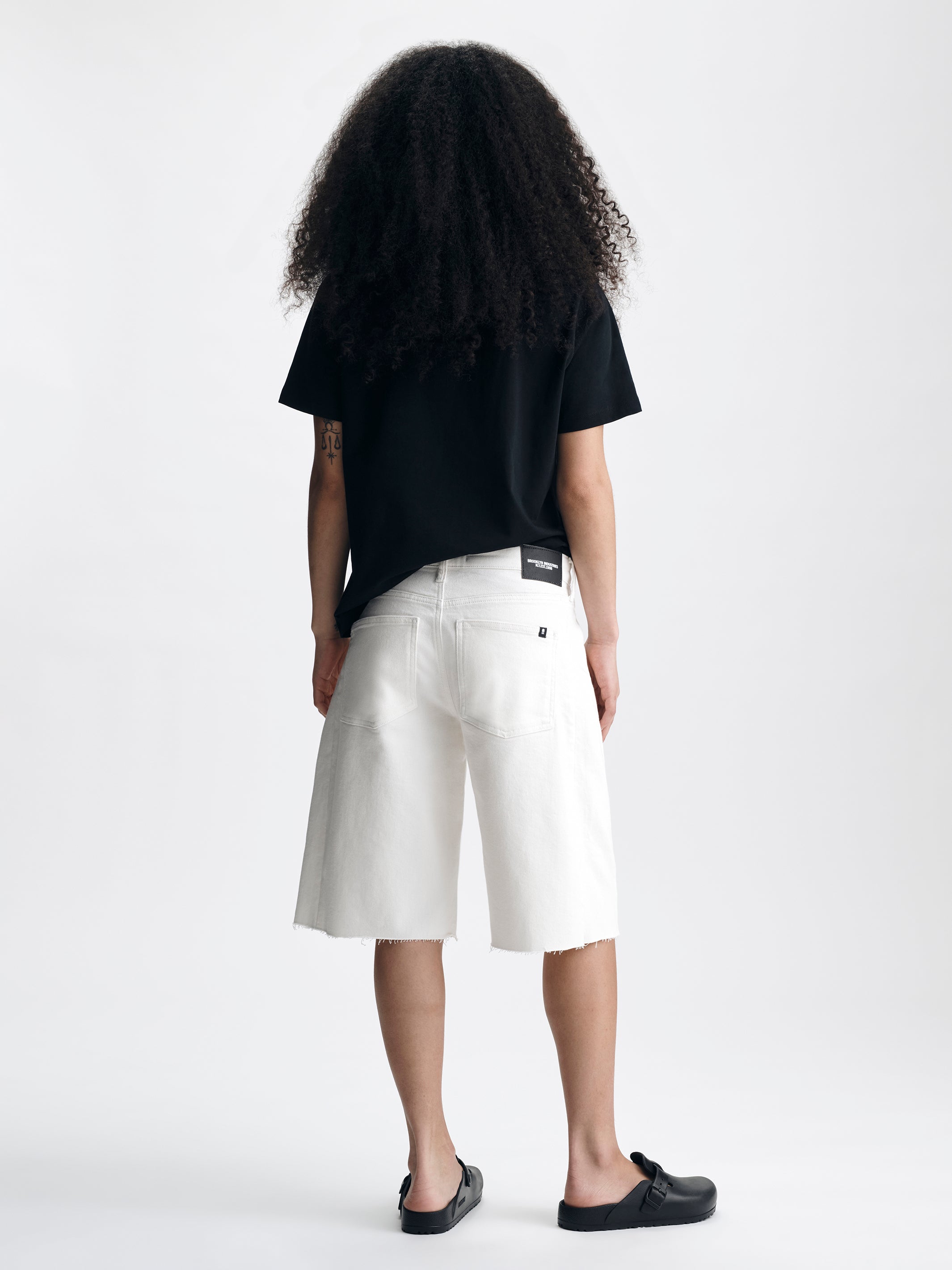 Women's Barrel Shorts in Off White Everyday Denim - BROOKLYN INDUSTRIES