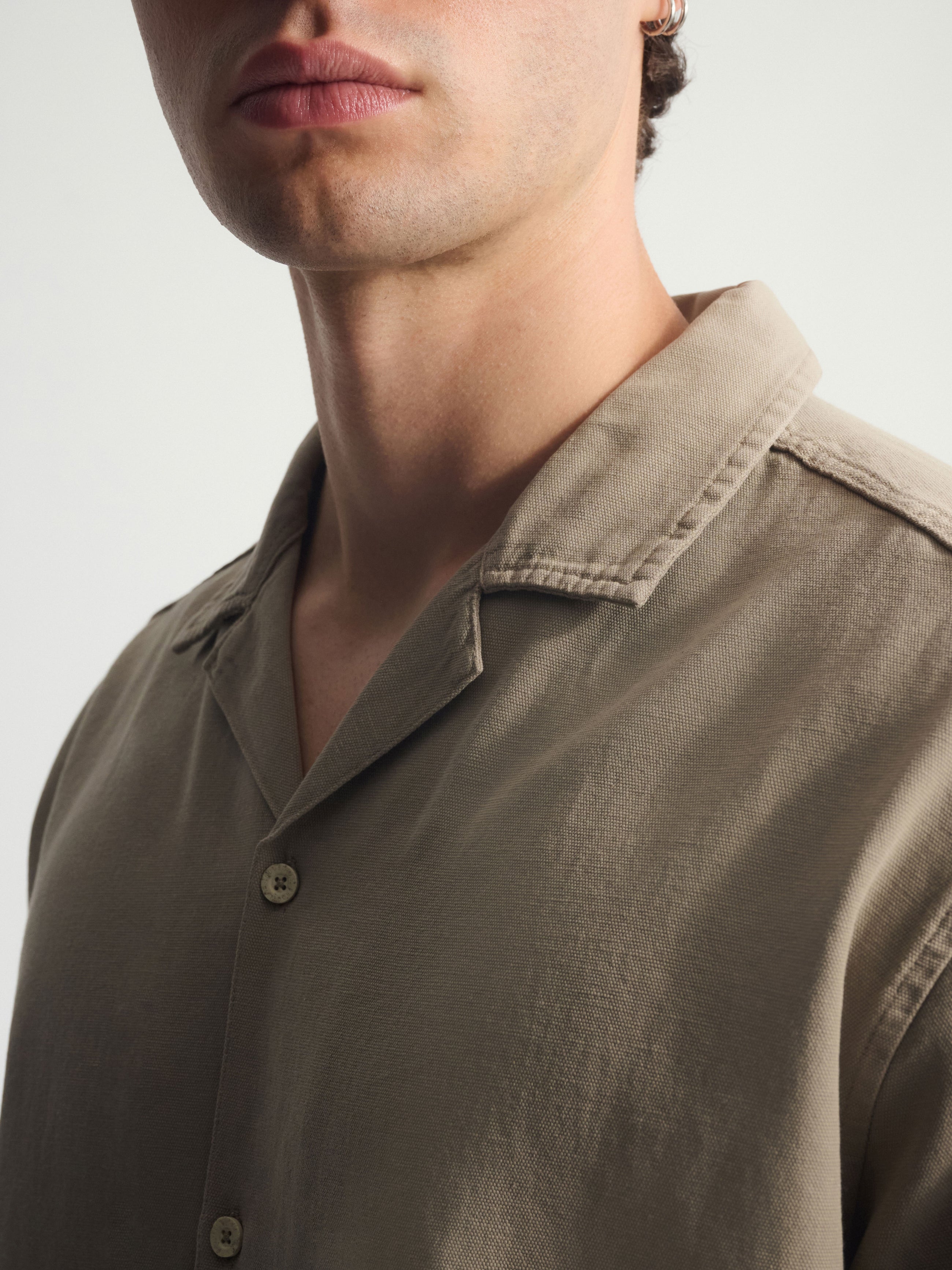Men's Linen-Blend Short Sleeve Shirt In Winter Twig - BROOKLYN INDUSTRIES