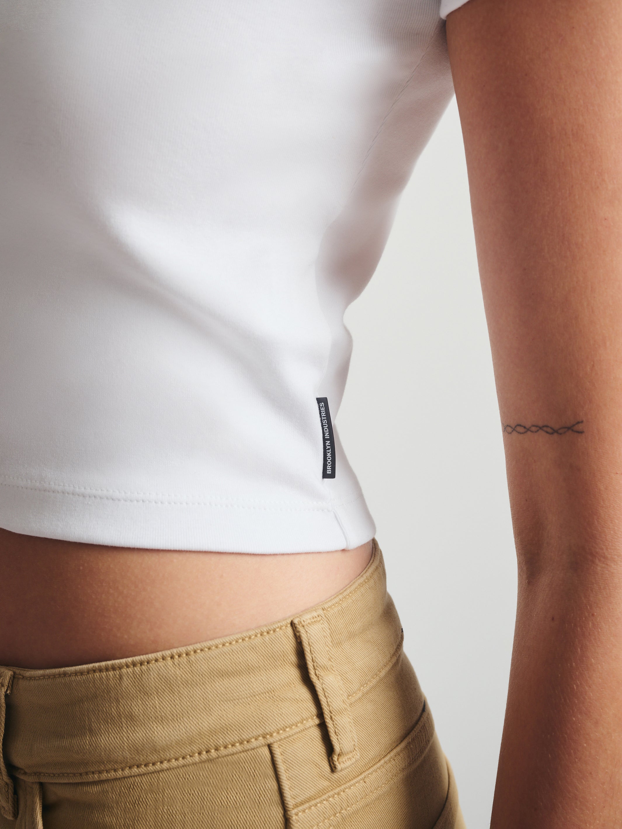 Women's Ribbed Cropped T-Shirt in White - BROOKLYN INDUSTRIES