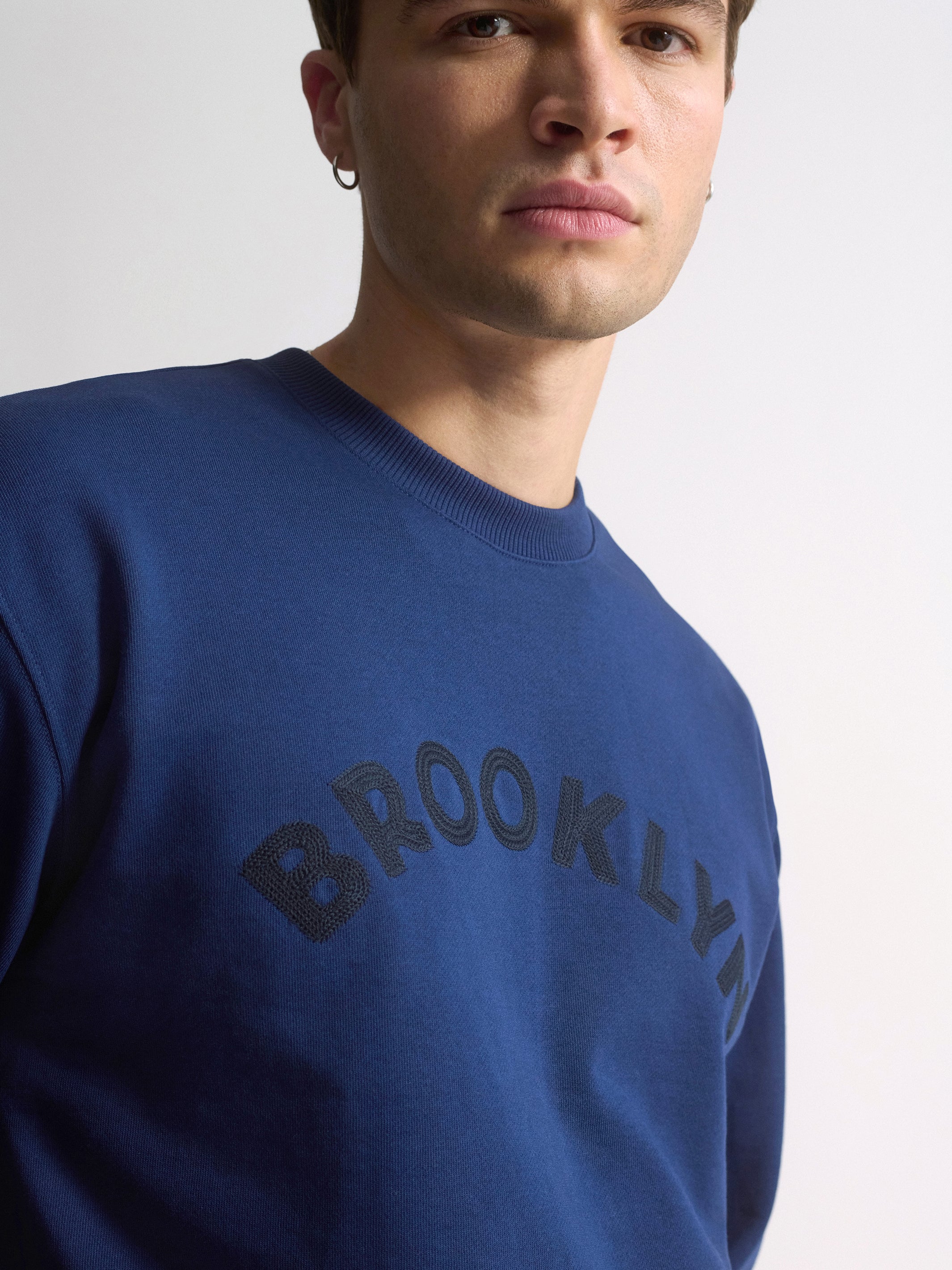 Men's Brooklyn Logo Crew Neck Sweatshirt In Medieval Blue - BROOKLYN INDUSTRIES