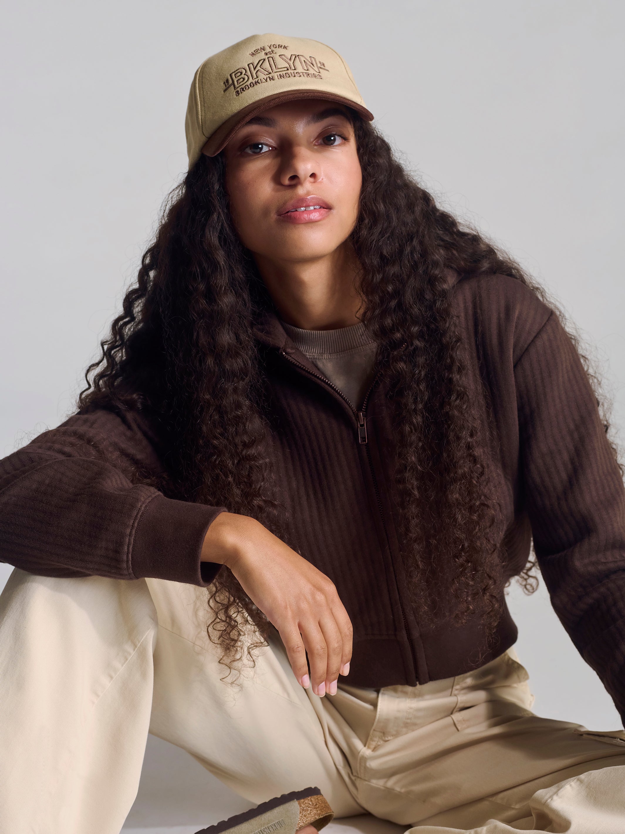 Women's Zip Up Sweatshirt In Coffee Bean - BROOKLYN INDUSTRIES