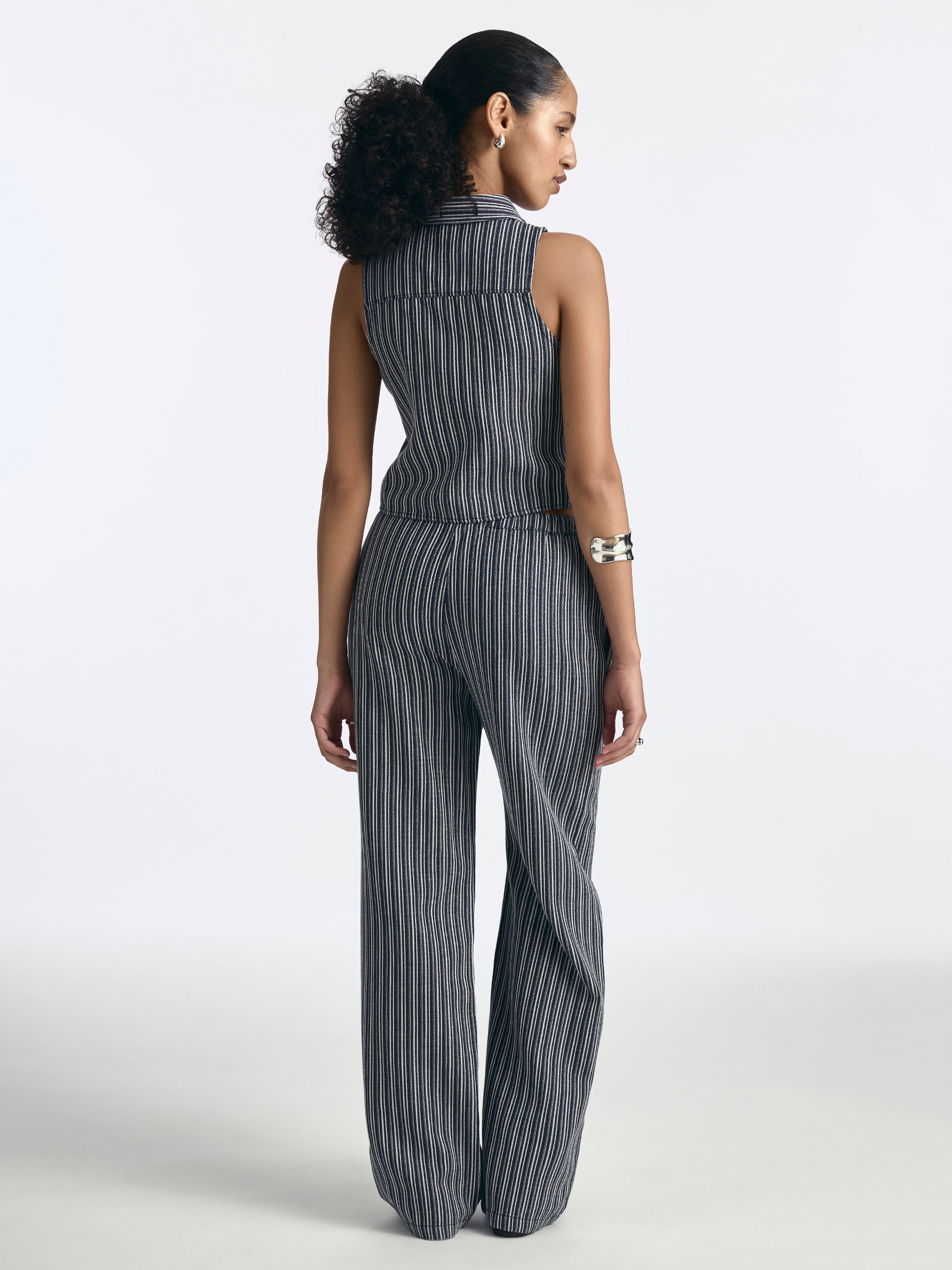 Women's Sleeveless Striped Shirt in Indigo Stripe - BROOKLYN INDUSTRIES