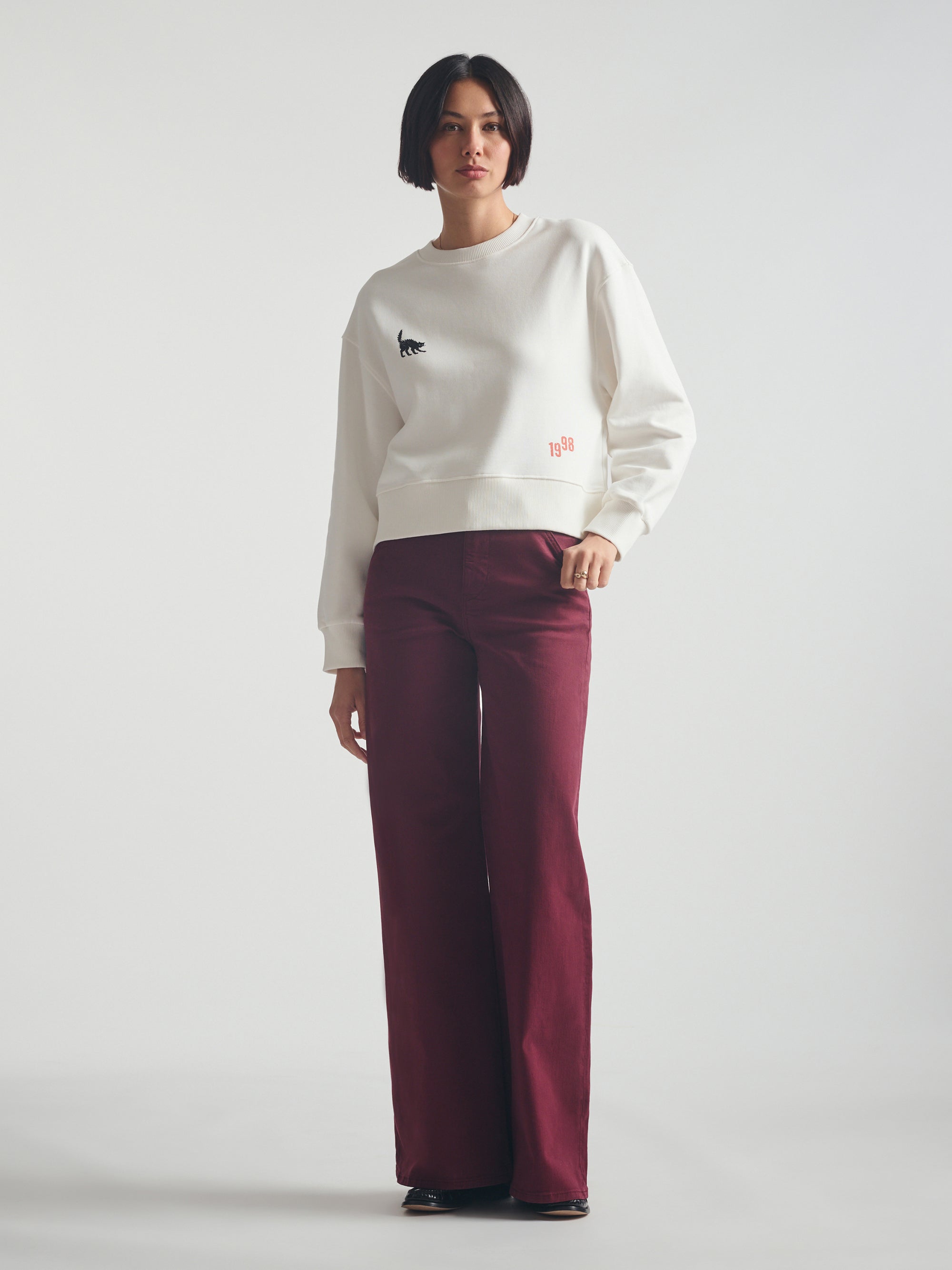 Women's Brooklyn Cat Sweatshirt in Antique White - BROOKLYN INDUSTRIES