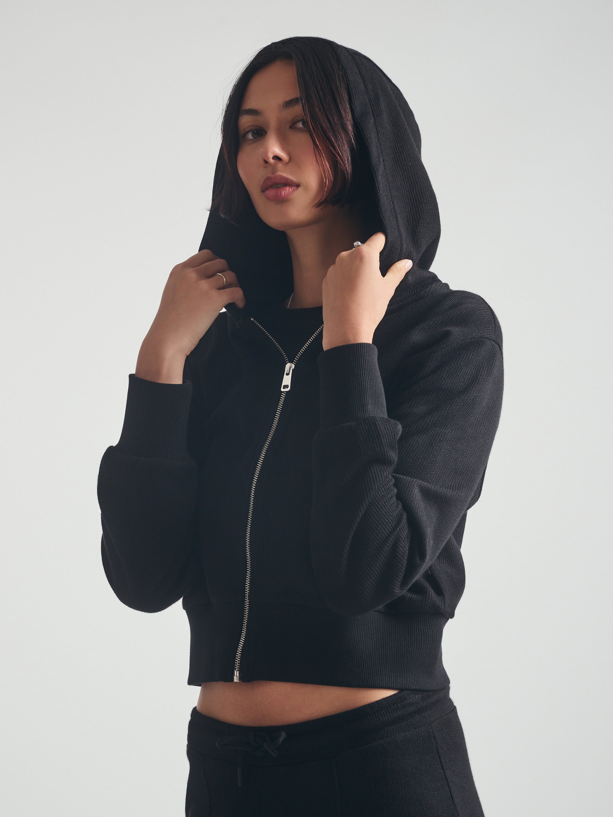 Women's Cropped Zip-Up Hoodie in Black - BROOKLYN INDUSTRIES