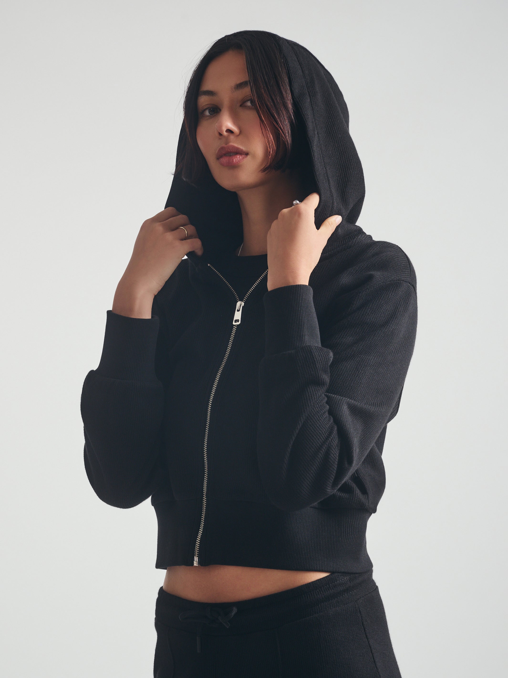 Women's Cropped Zip-Up Hoodie in Black - BROOKLYN INDUSTRIES