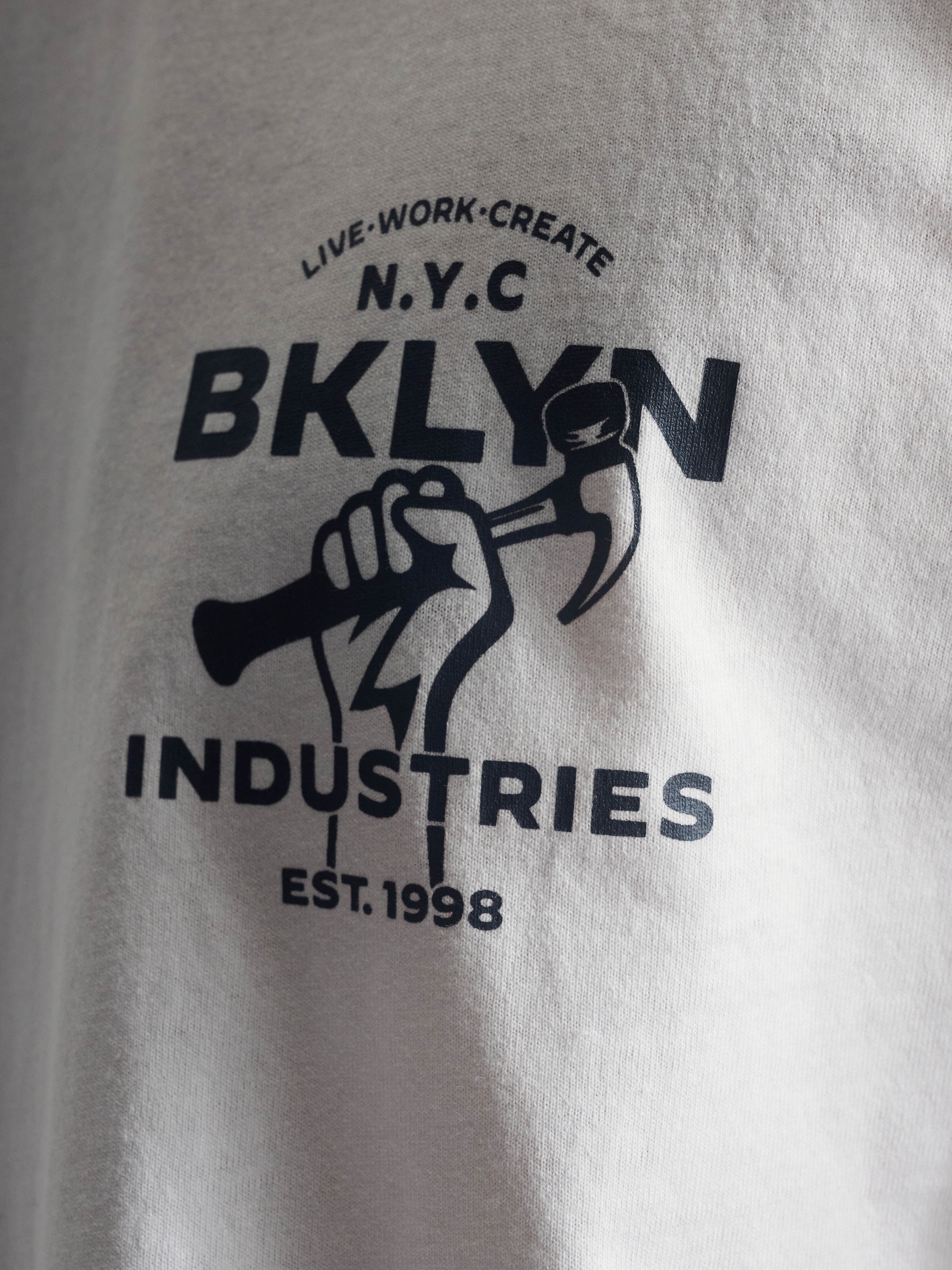 Men's Vintage Brooklyn Graphic T-Shirt In White - BROOKLYN INDUSTRIES