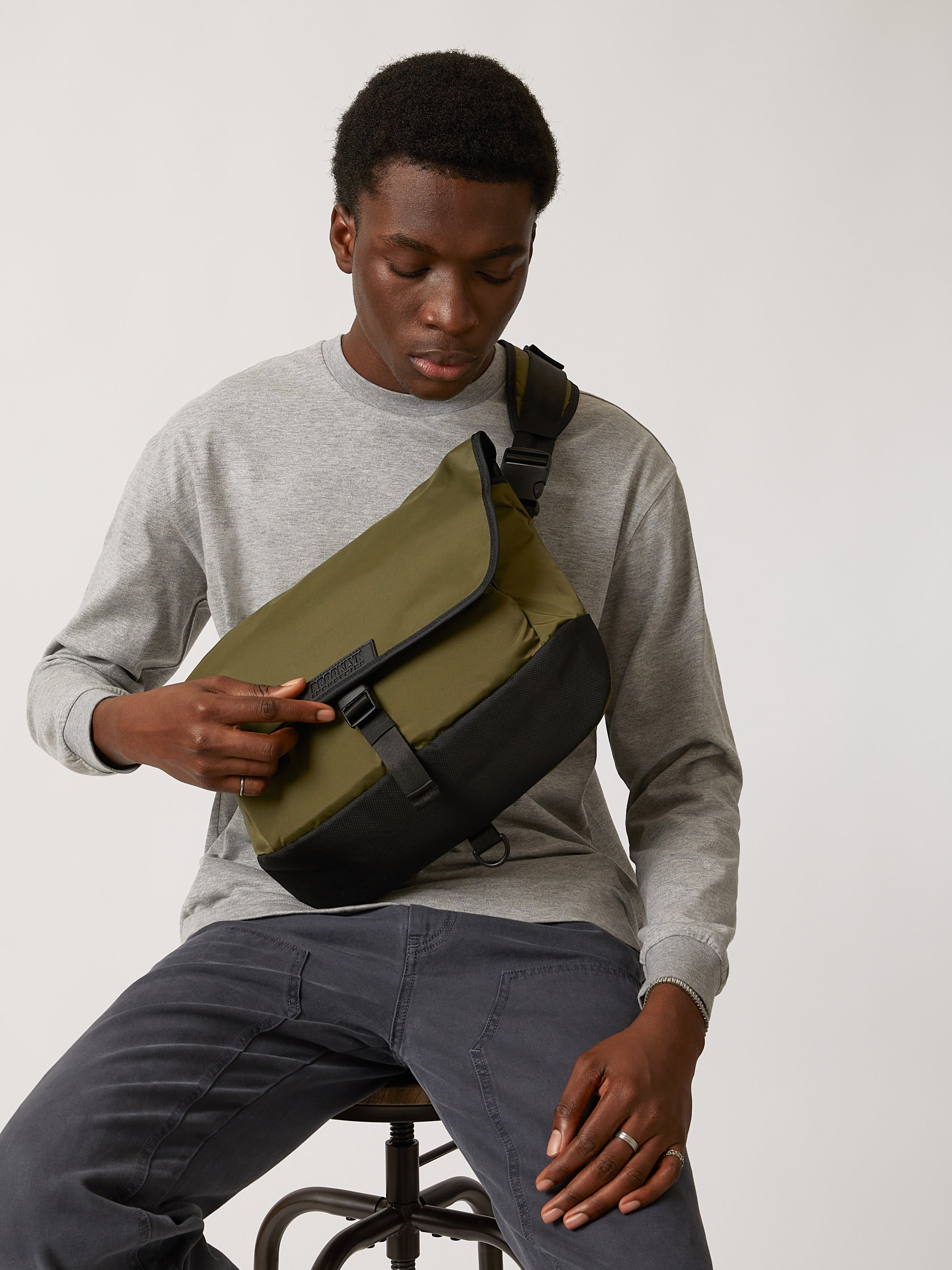 Utility Messenger Bag in Khaki