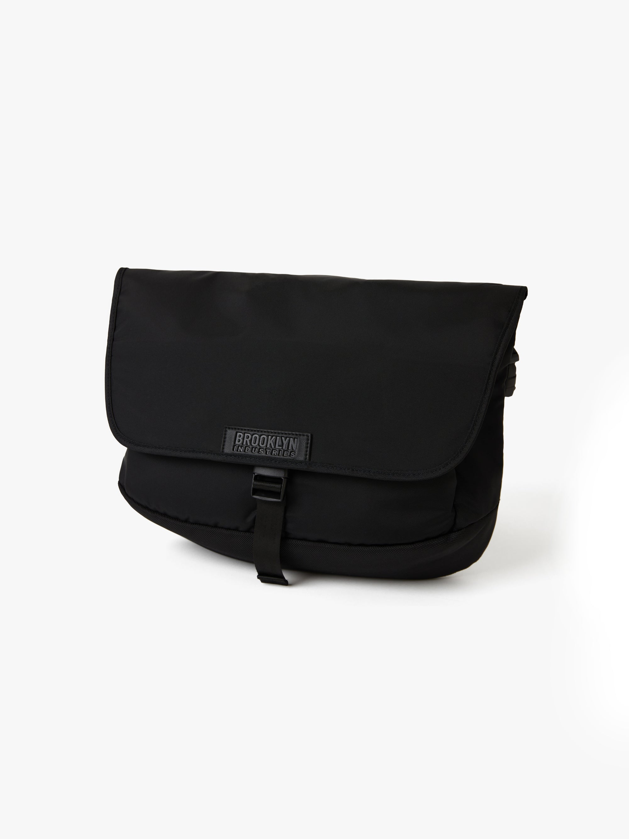 Utility Messenger Bag in Black - BROOKLYN INDUSTRIES