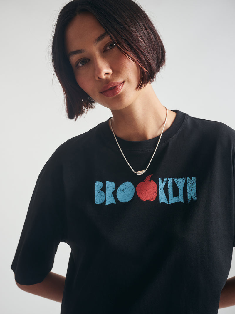 Women's Brooklyn Graphic Cropped T-Shirt in Black