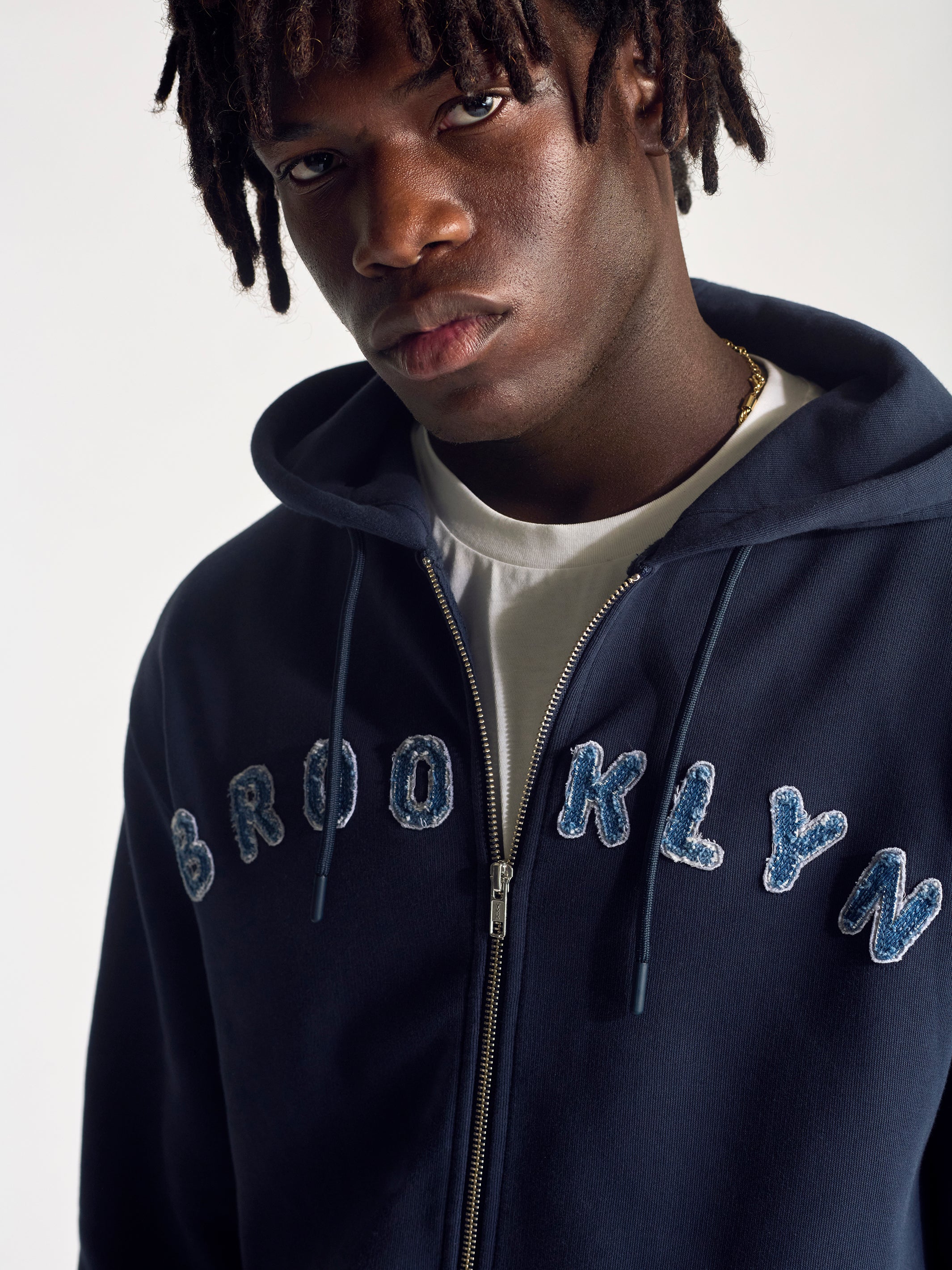 Men's Logo Zip Up Sweatshirt In Navy - BROOKLYN INDUSTRIES