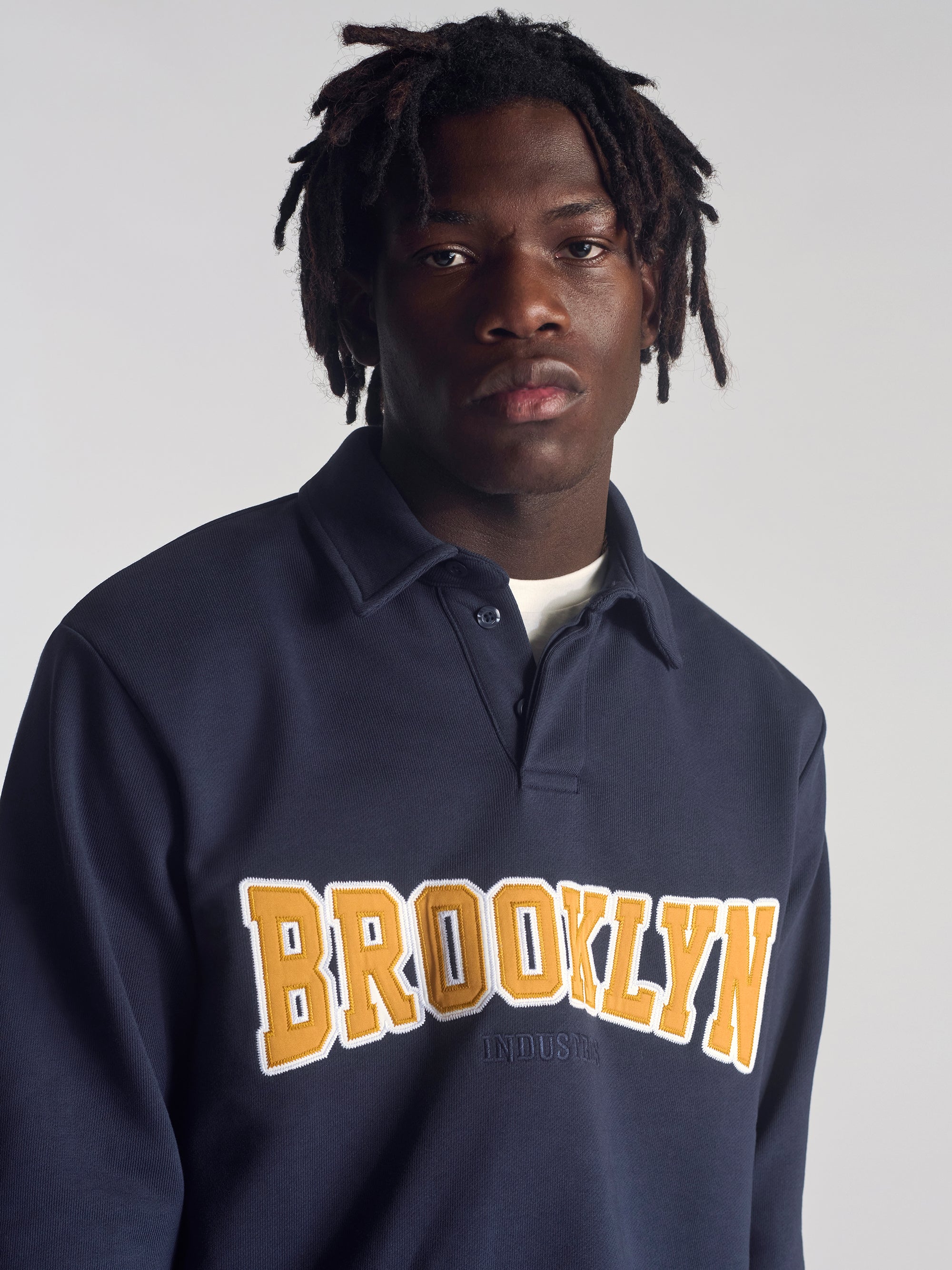 Men's Campus Half Buttoned Sweatshirt In Navy - BROOKLYN INDUSTRIES