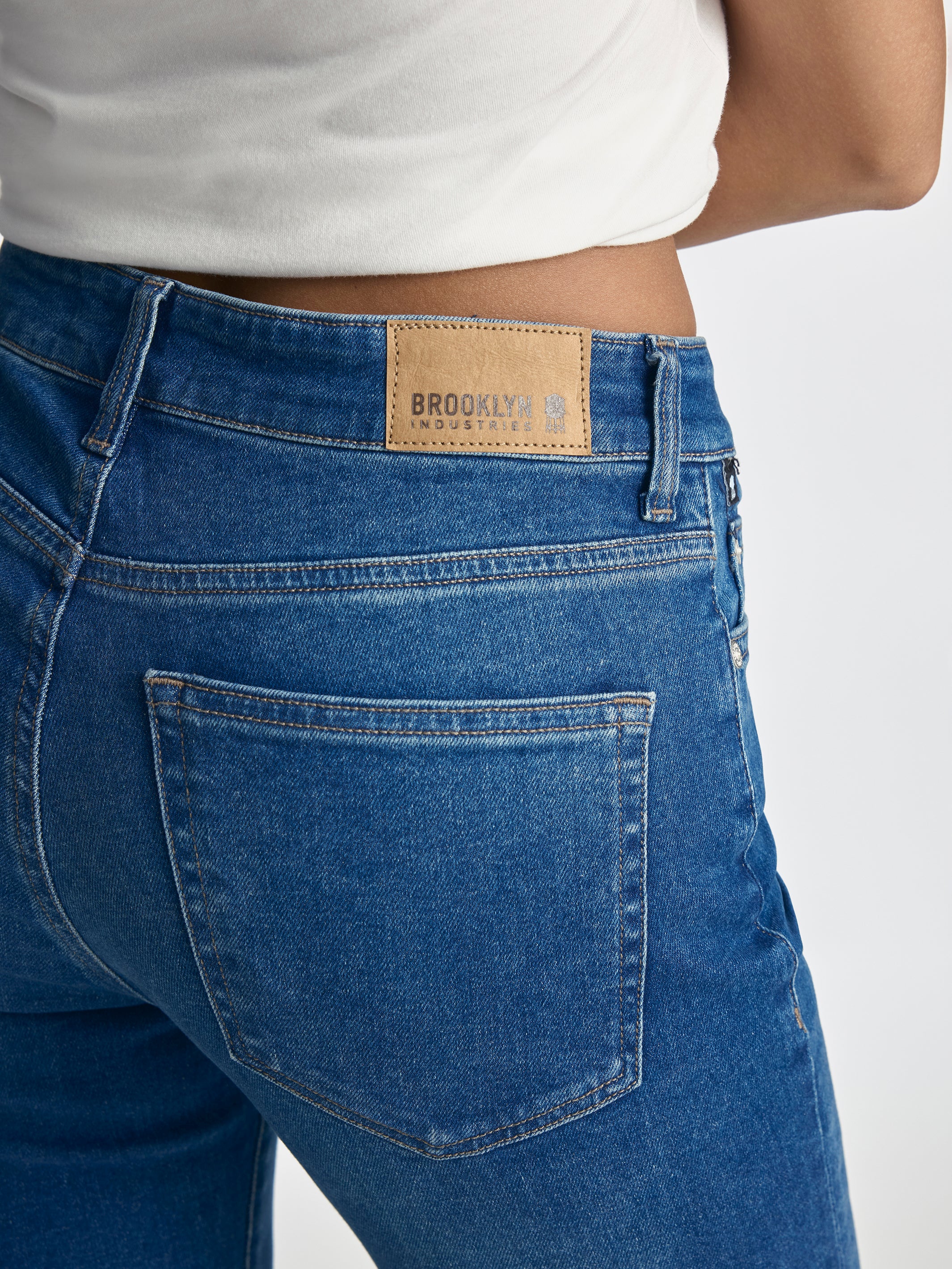 Court High Rise Cropped Straight Leg Jeans in Dark Blue Denim - BROOKLYN INDUSTRIES