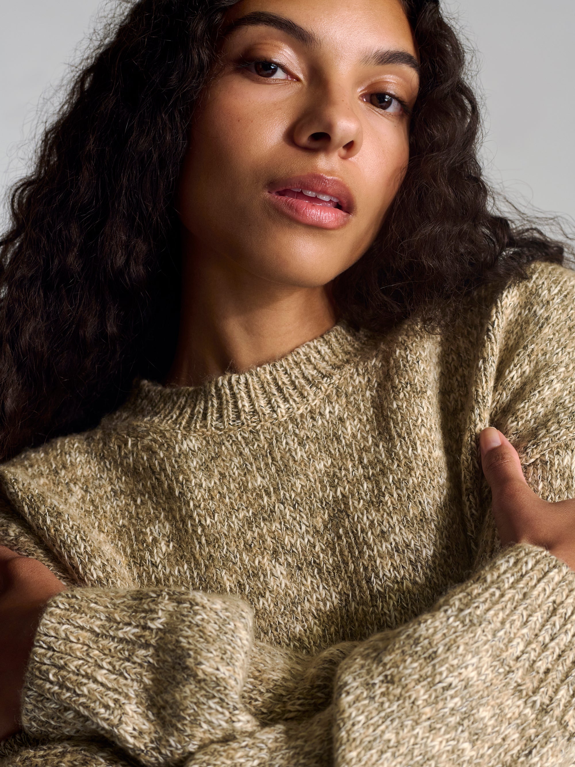 Women's Crew Neck Sweater In Oatmeal Melange - BROOKLYN INDUSTRIES