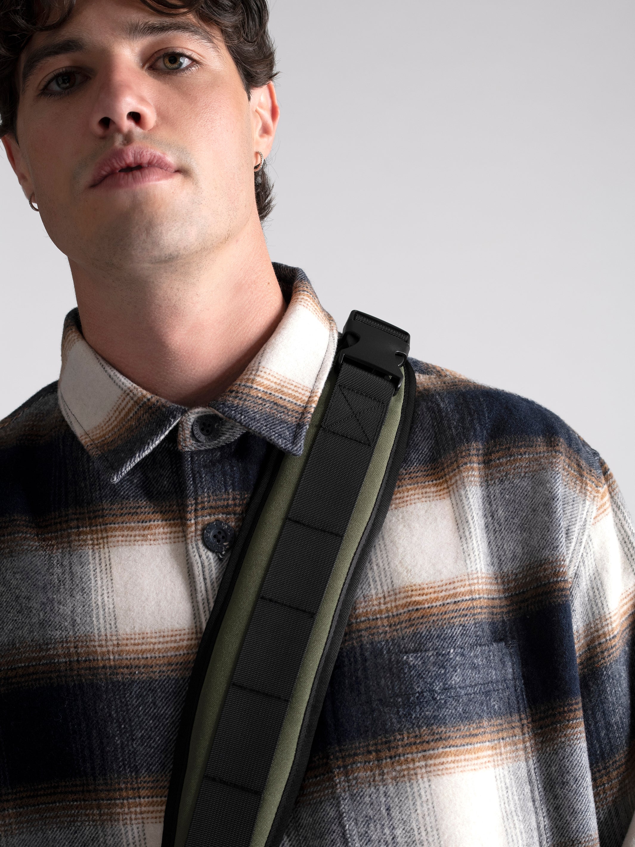 Utility Messenger Bag in Khaki - BROOKLYN INDUSTRIES