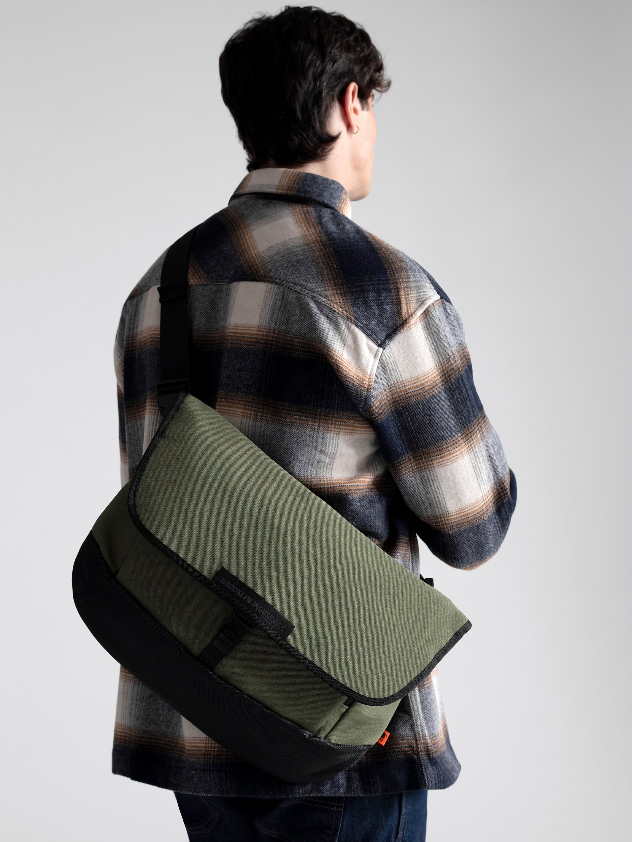 Utility Messenger Bag in Khaki - BROOKLYN INDUSTRIES