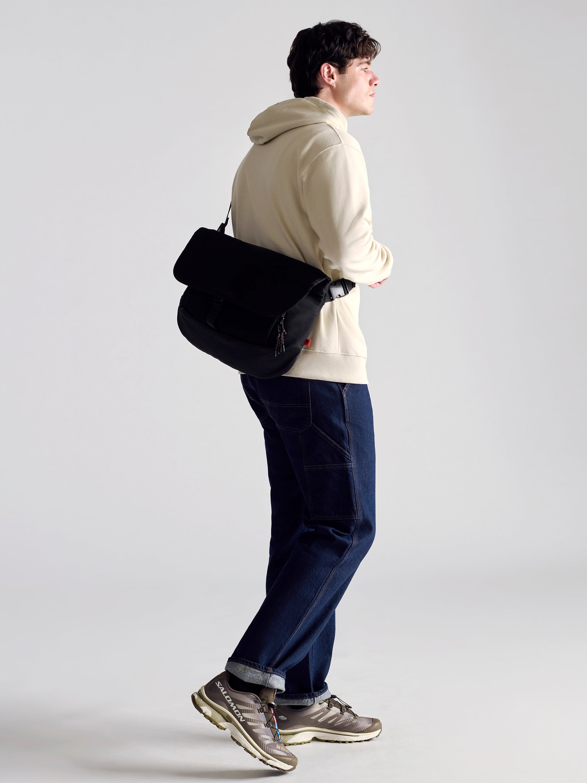 Utility Messenger Bag in Black - BROOKLYN INDUSTRIES