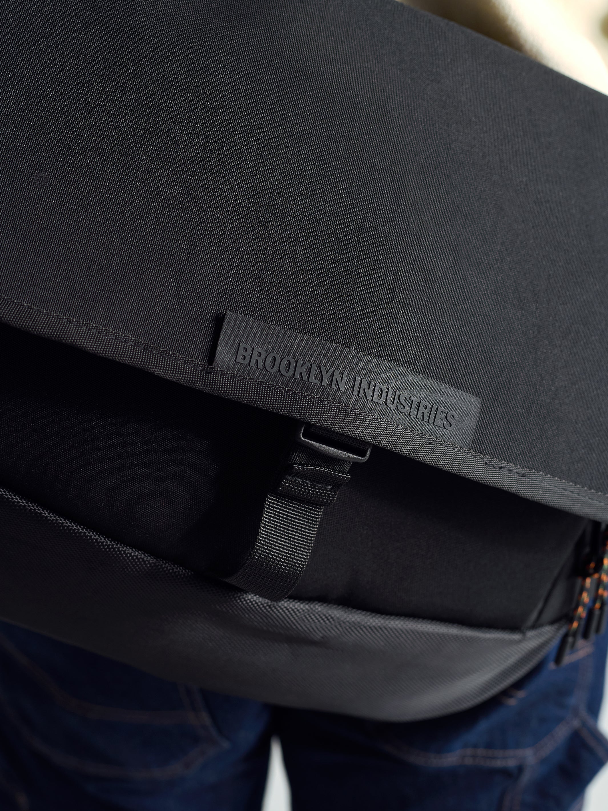 Utility Messenger Bag in Black - BROOKLYN INDUSTRIES