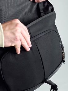 Utility Messenger Bag in Black - BROOKLYN INDUSTRIES