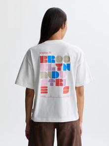 Women's Williamsburg Art T-Shirt in Antique White - BROOKLYN INDUSTRIES