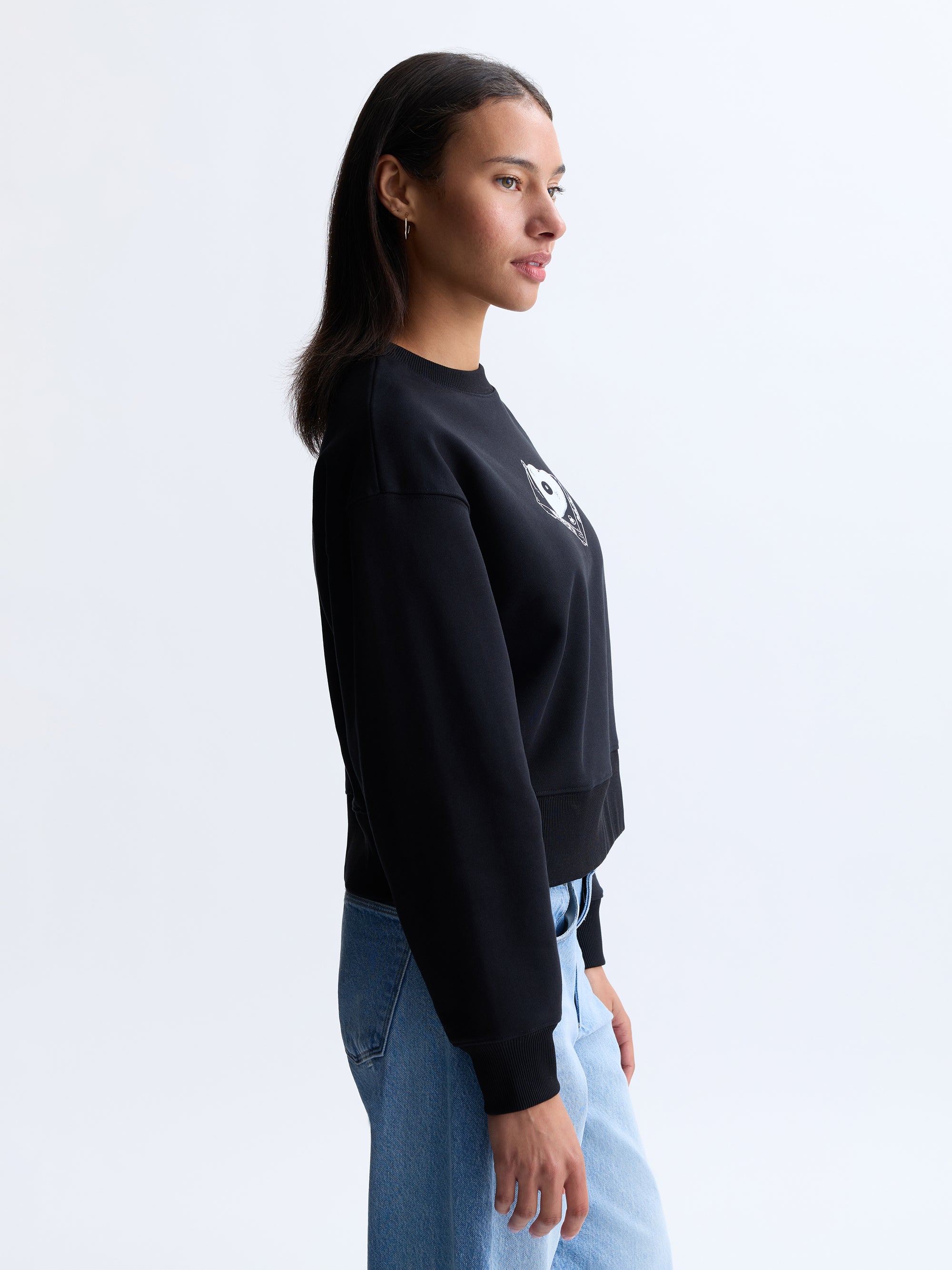 Women's Heart Crew Neck Sweatshirt in Black - BROOKLYN INDUSTRIES
