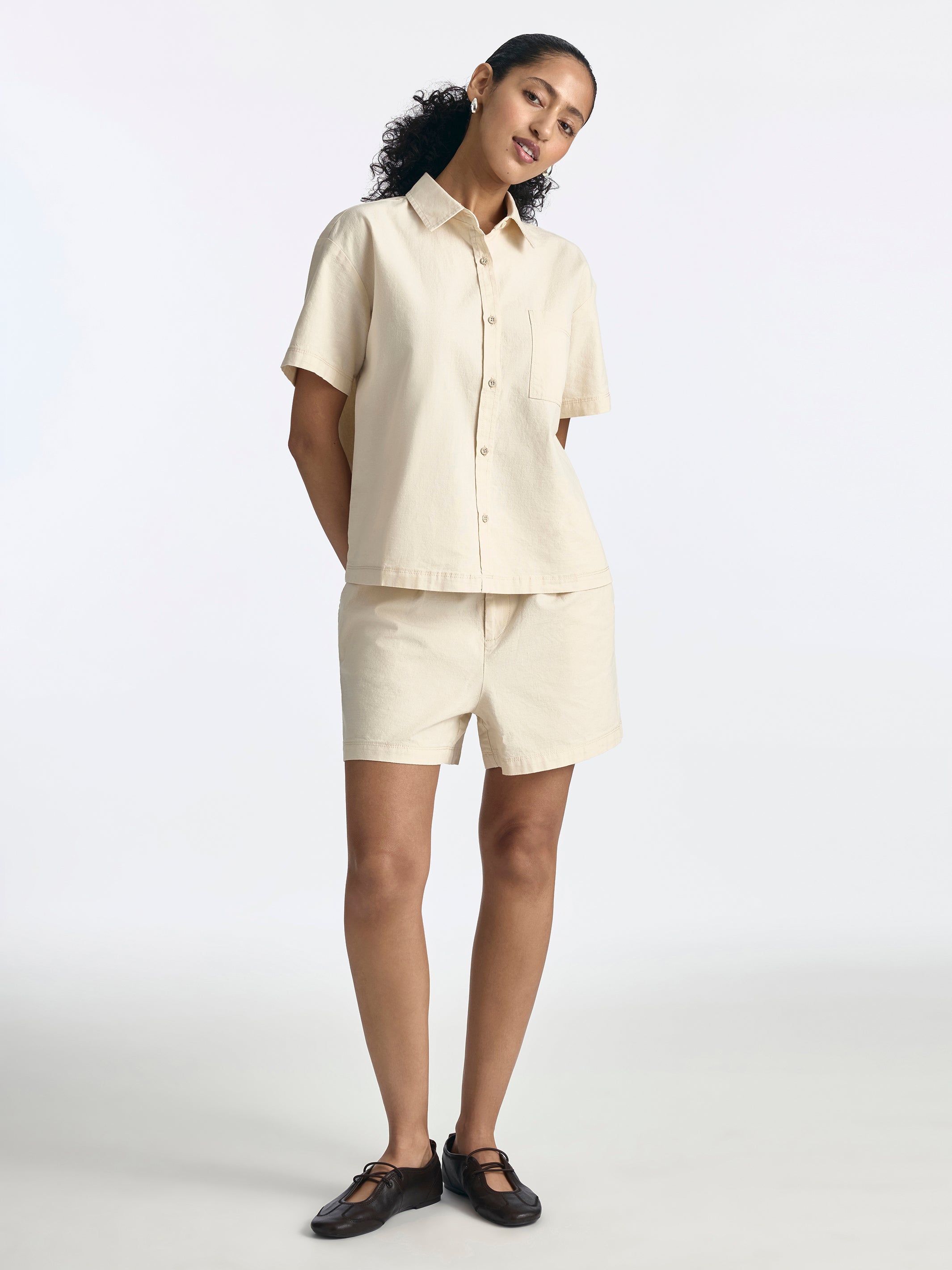 Women's Short Sleeve Shirt in Sandshell - BROOKLYN INDUSTRIES