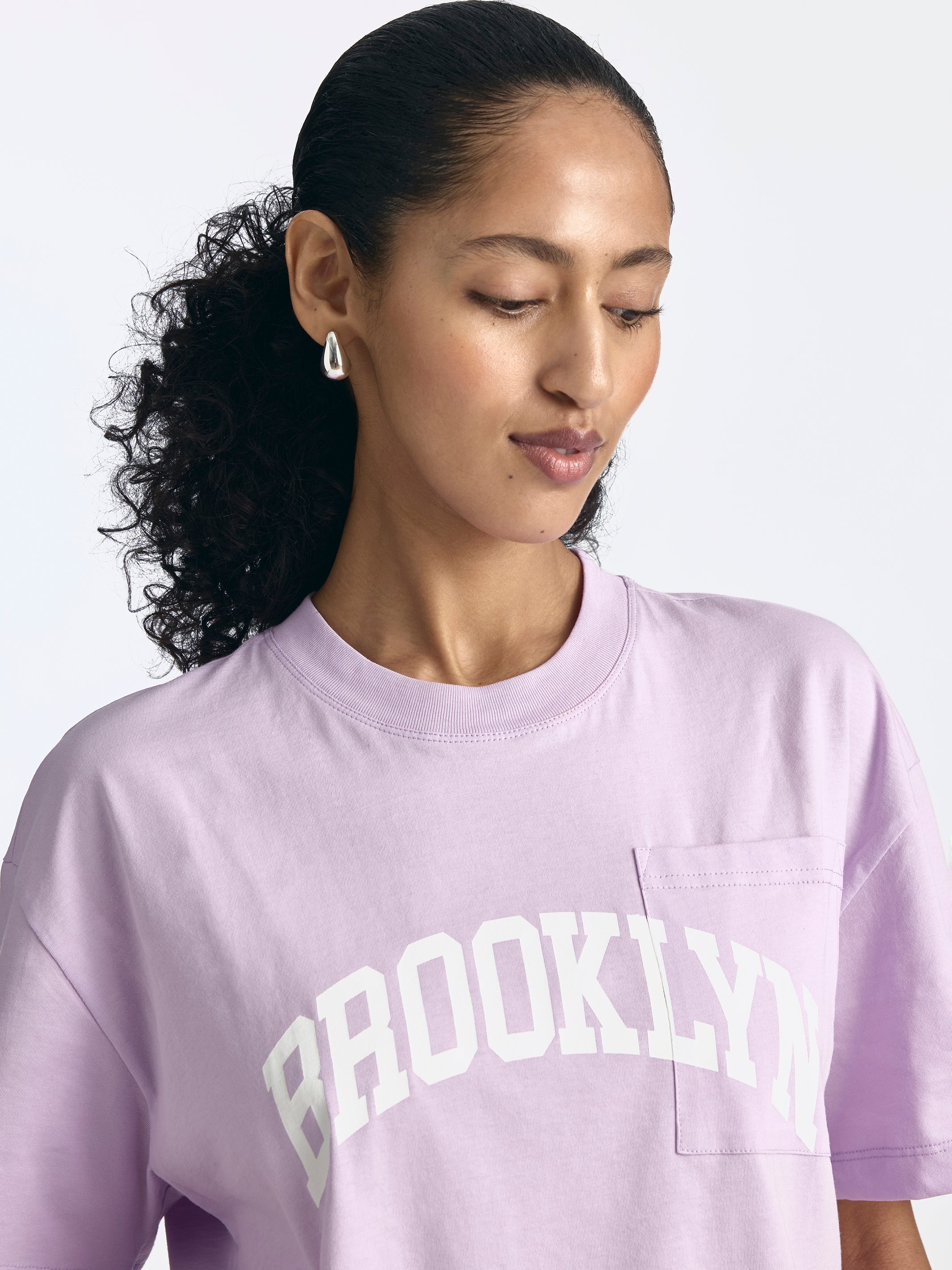 Women's Brooklyn Pocket T-Shirt in Orchid Bloom - BROOKLYN INDUSTRIES