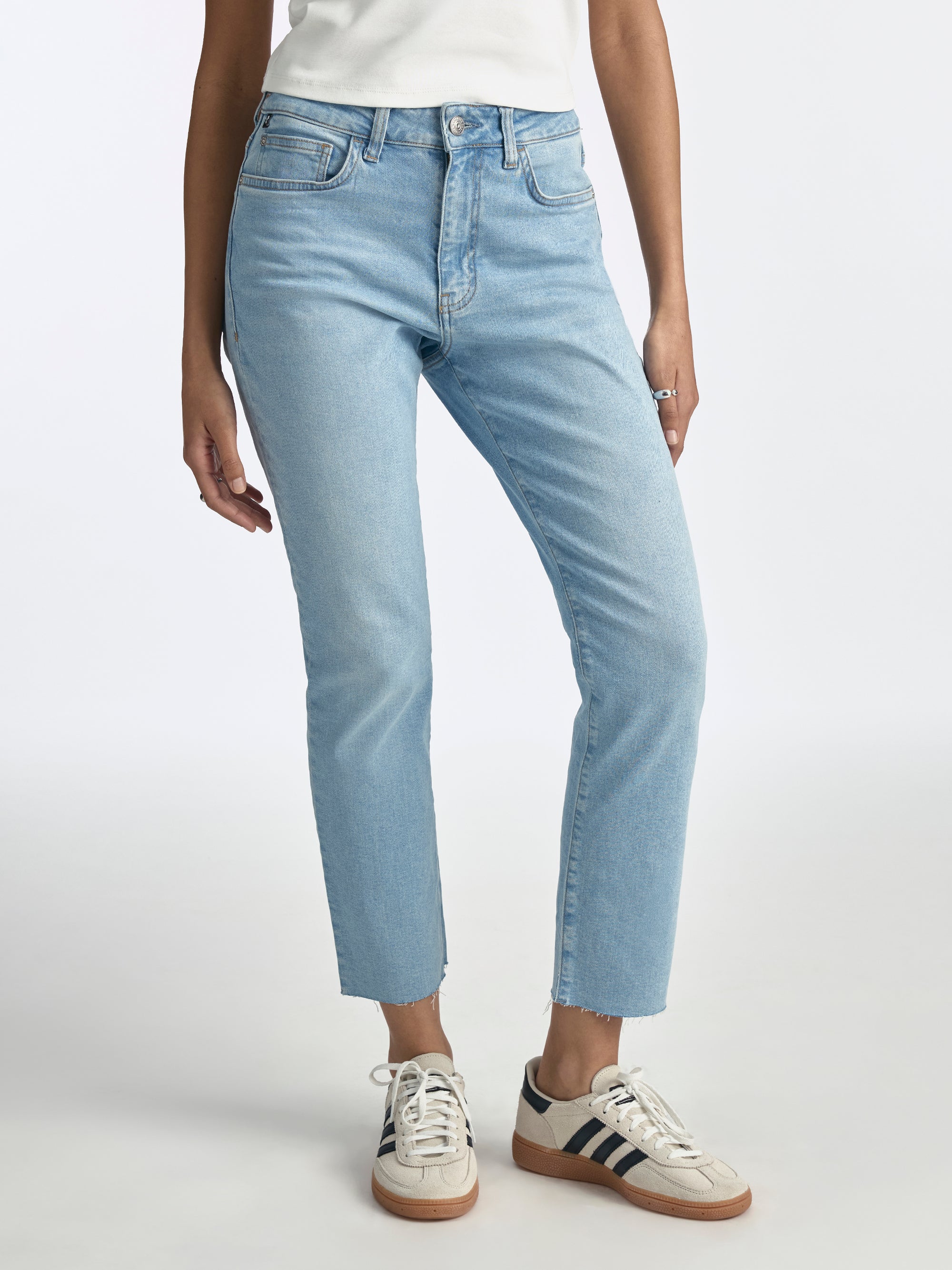 Court High Rise Cropped Straight Leg Jeans in Bleached Denim - BROOKLYN INDUSTRIES