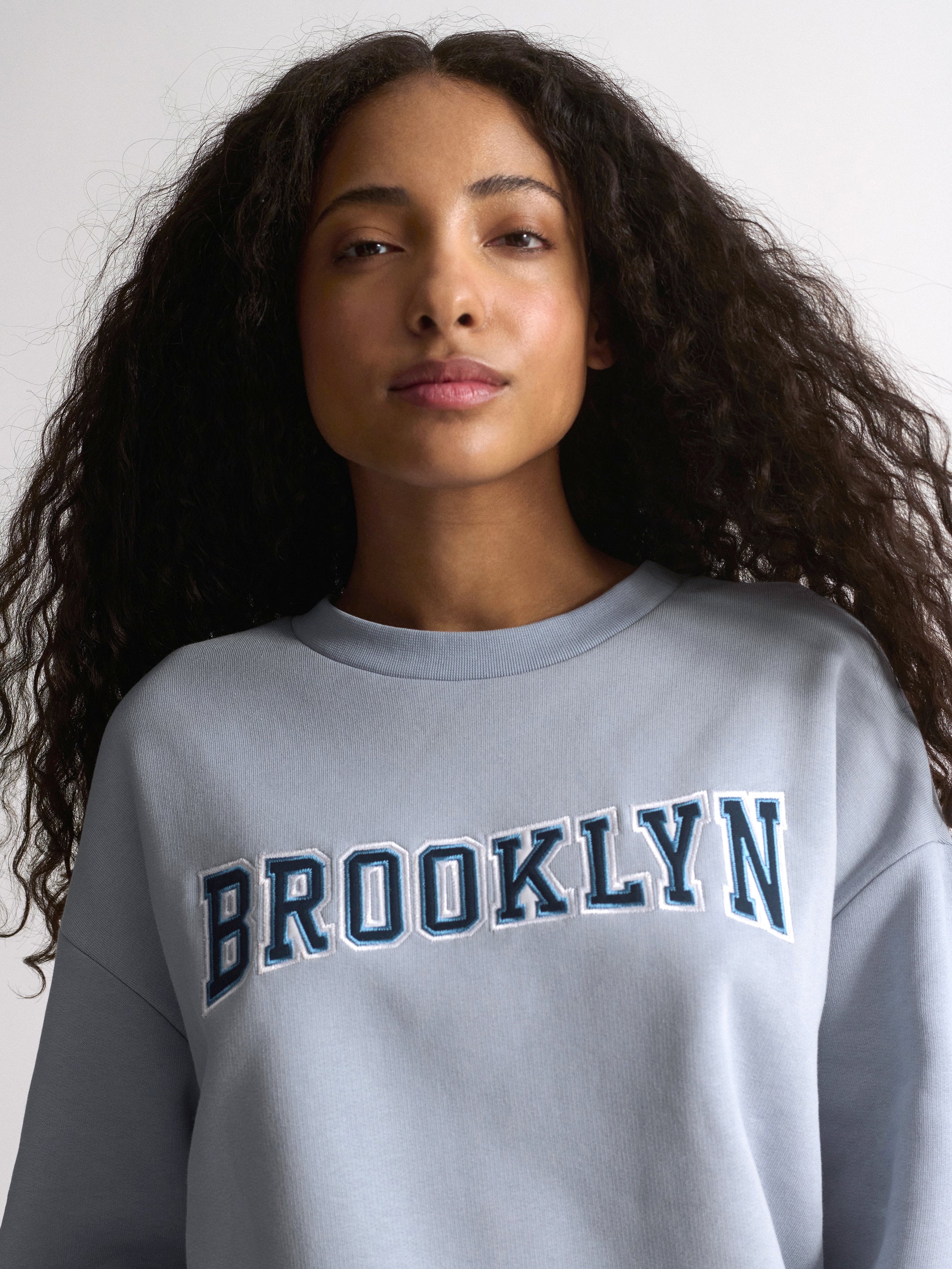 【MODERNIF】Overfit Double Layer Brooklyn Sweatshirt MODERNIF】Overfit Double Layer Brooklyn Sweatshirt