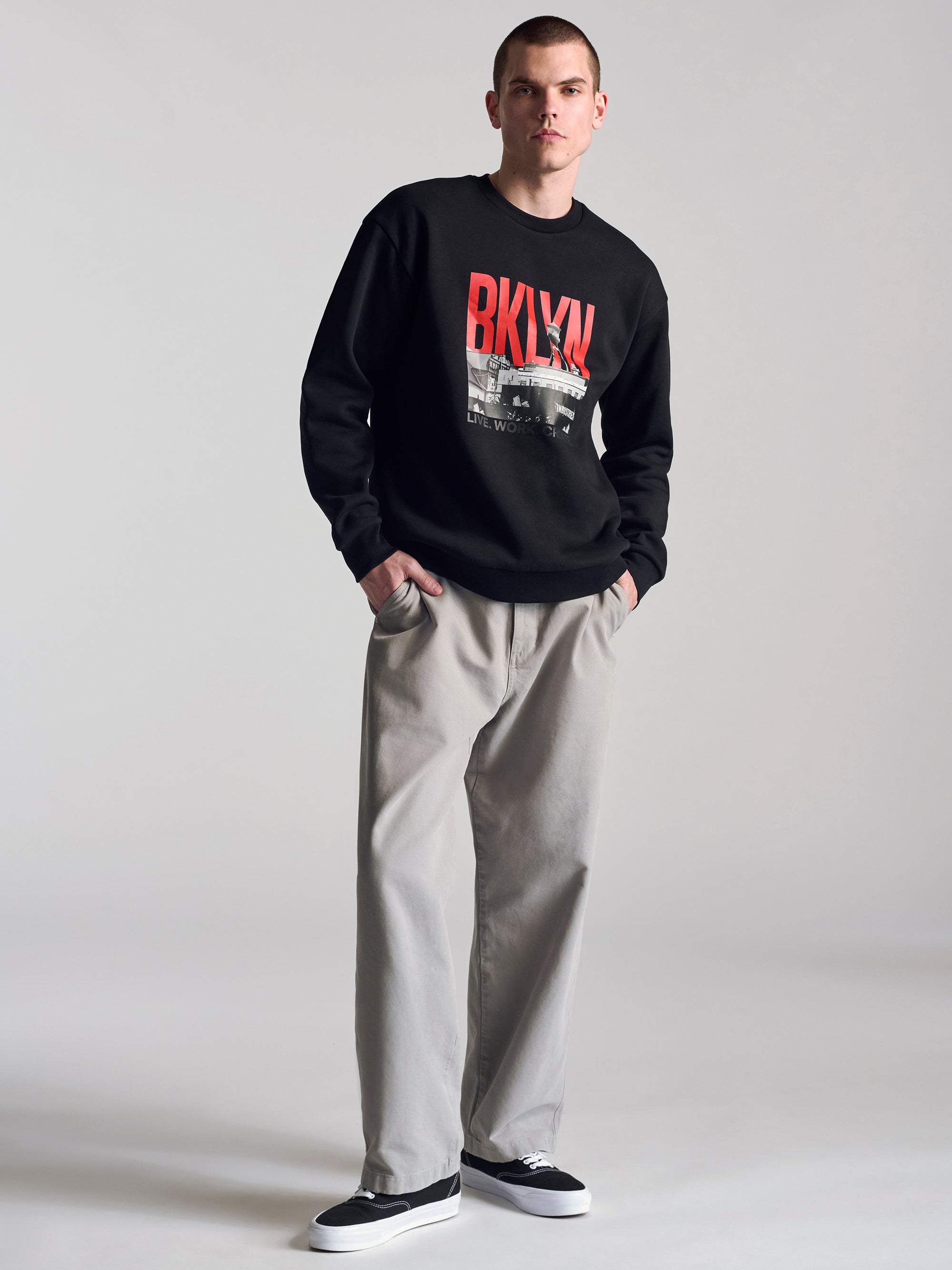 Men's City Printed Crew Neck Sweatshirt In Black - BROOKLYN INDUSTRIES