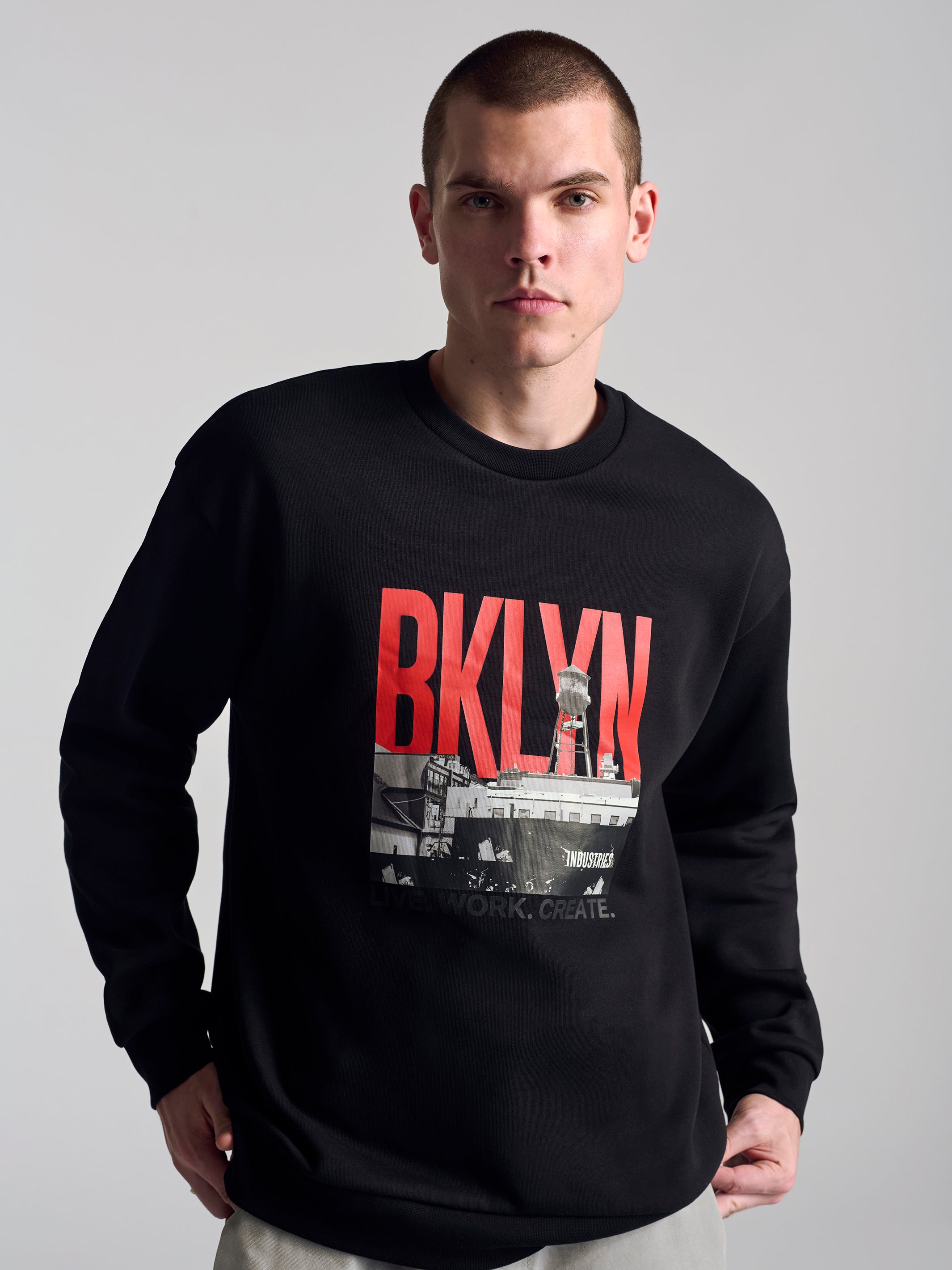 Men's City Printed Crew Neck Sweatshirt In Black - BROOKLYN INDUSTRIES