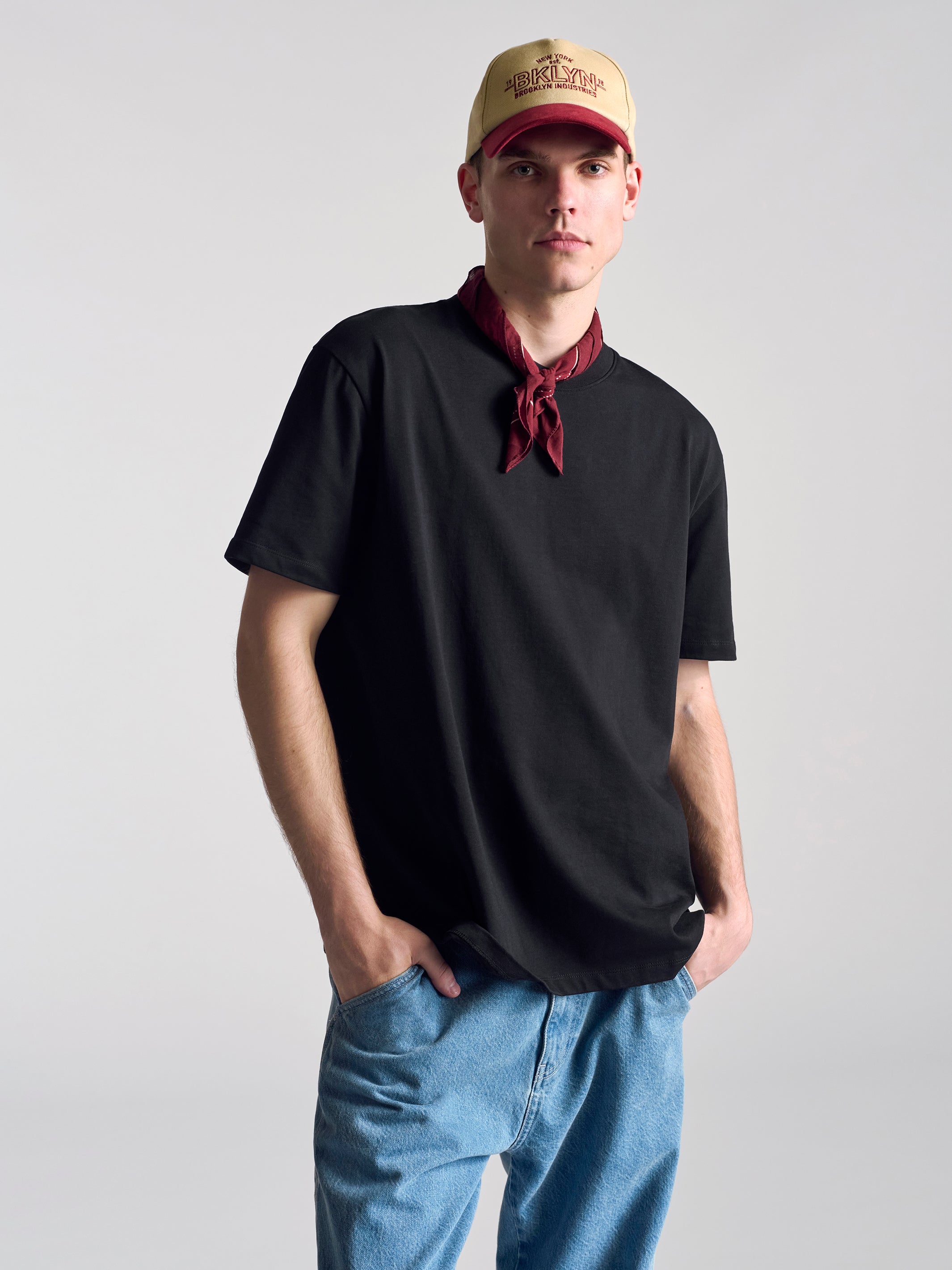 Men's Crew Neck Basic T-Shirt In Black - BROOKLYN INDUSTRIES