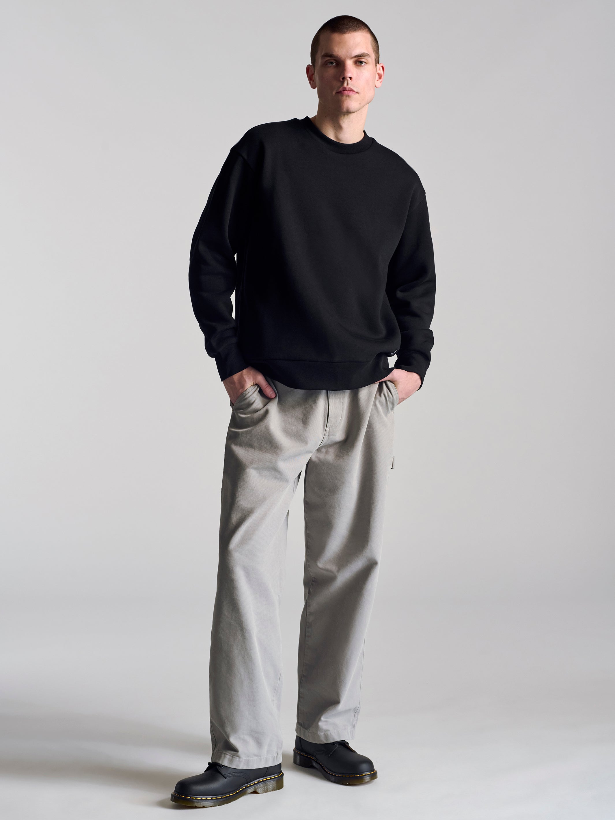 Men's Hoyt Crew Neck Sweatshirt In Black - BROOKLYN INDUSTRIES