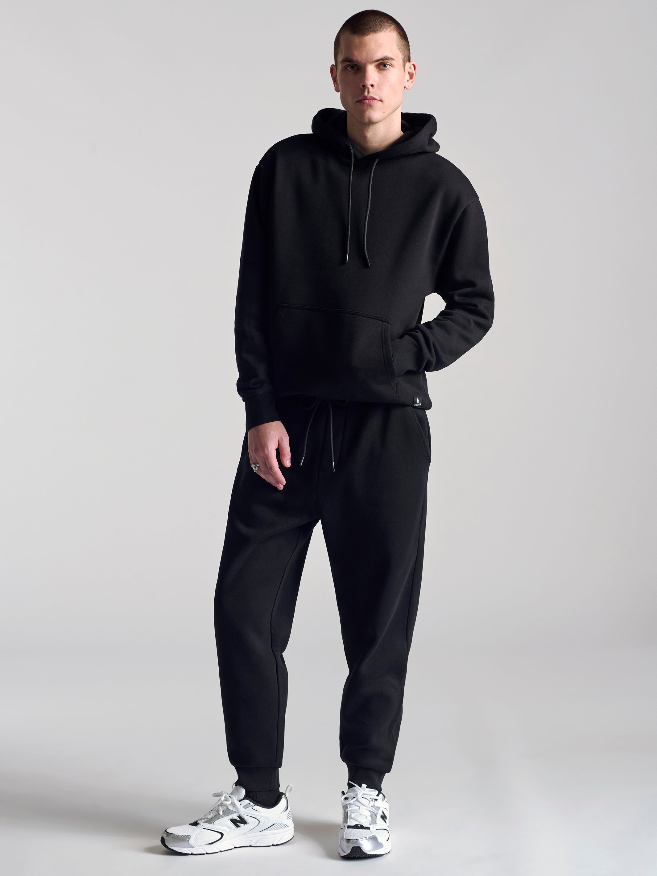 Men's Montrose Hooded Sweatshirt In Black - BROOKLYN INDUSTRIES